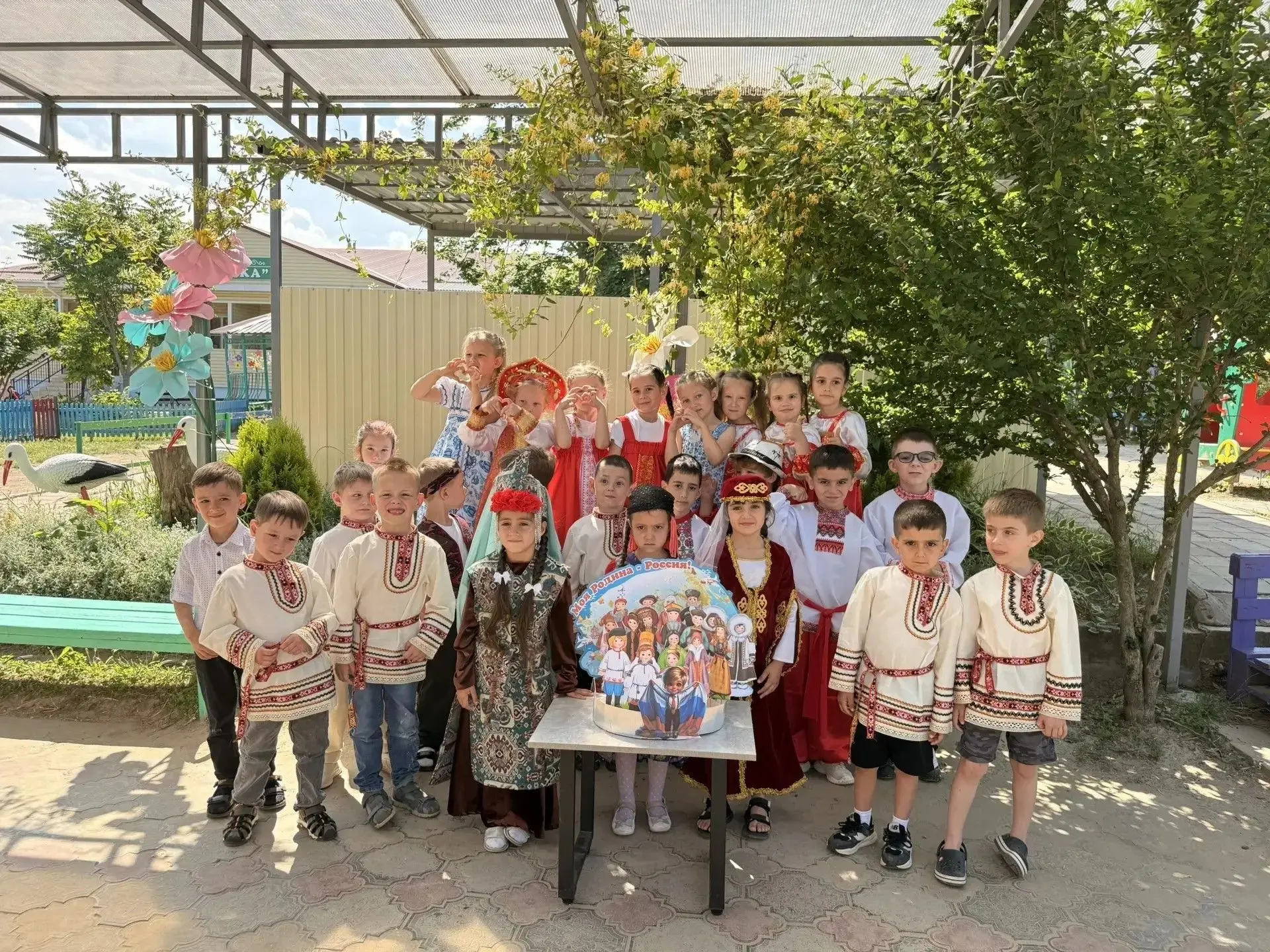 С Днем России, друзья! 🇷🇺
12 июня, вся наша страна отмечает великий праздник – День России! И ребя