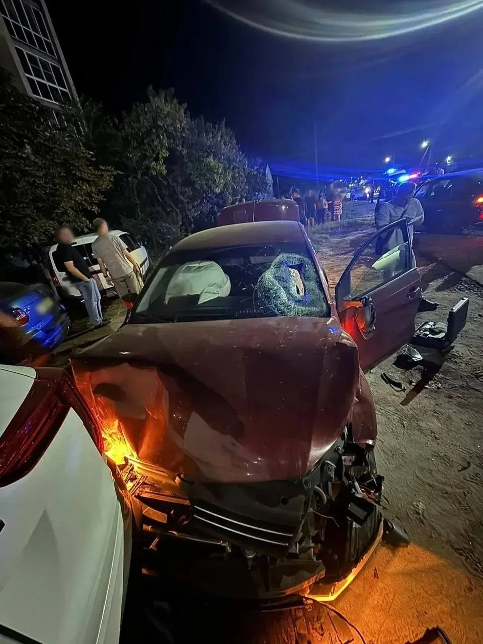 В Борисоглебске 13-летняя девочка погибла под колесами Volkswagen Polo, второй ребенок ...