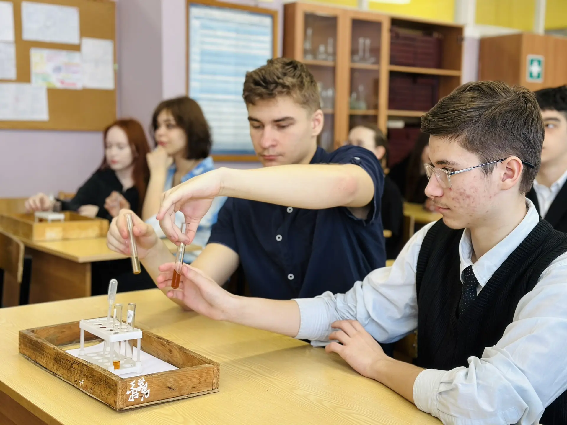 🧪 Химия, изменившая мир: путешествие сквозь века! 🇨🇳🔬  В рамках Недели китайской культуры и образова