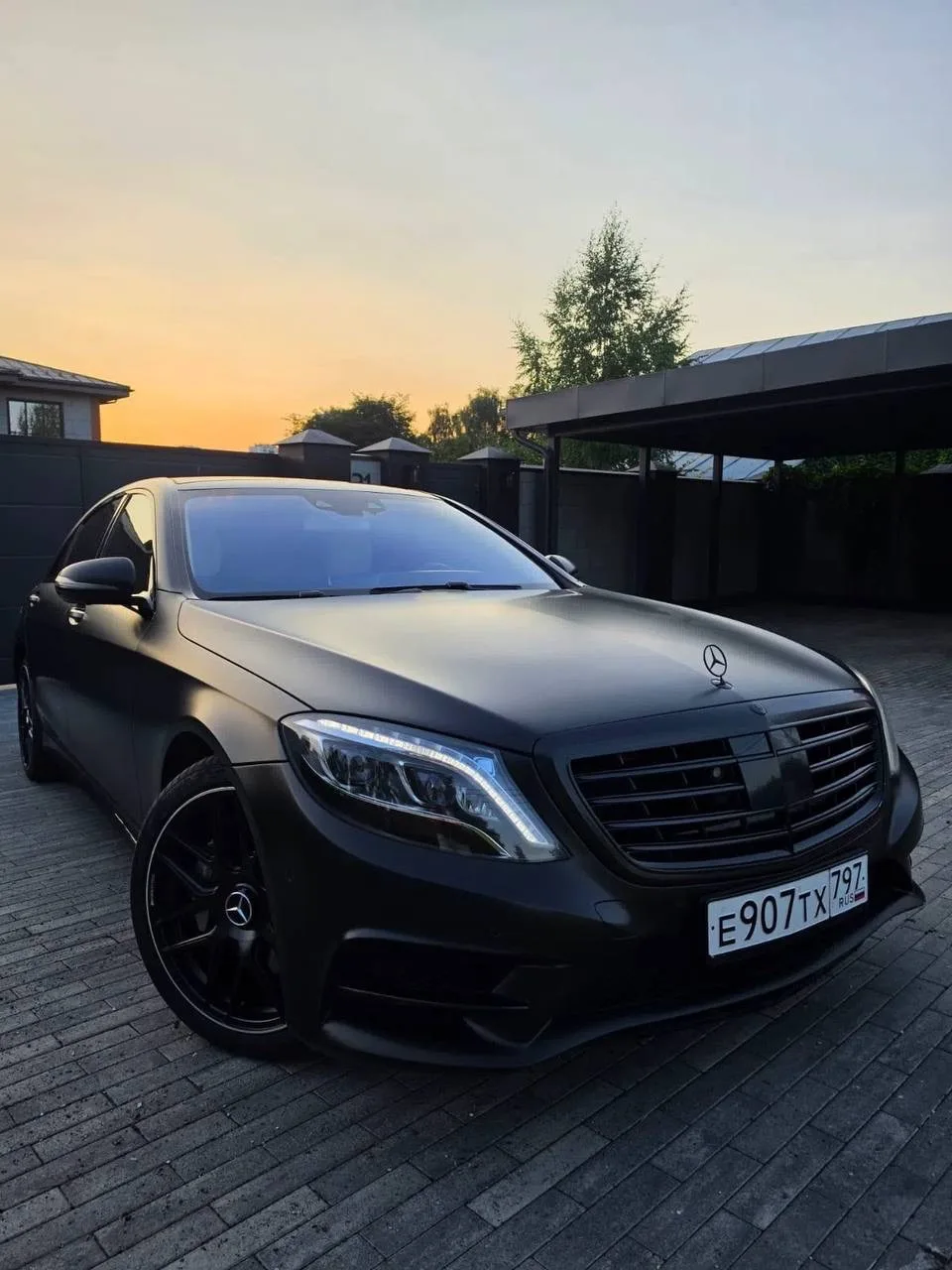Mercedes-Benz S W222
4.7T (455л.с) AКПП 4WD 2014 год

- Пробег 173.000 км, родной, любые проверки
- 