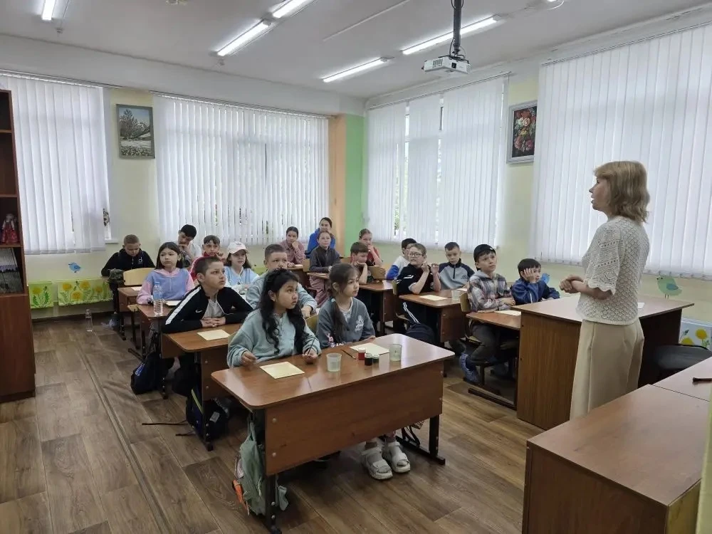 В среду дети нашего летнего пришкольного лагеря «Отражение» отправились в Центр детских...