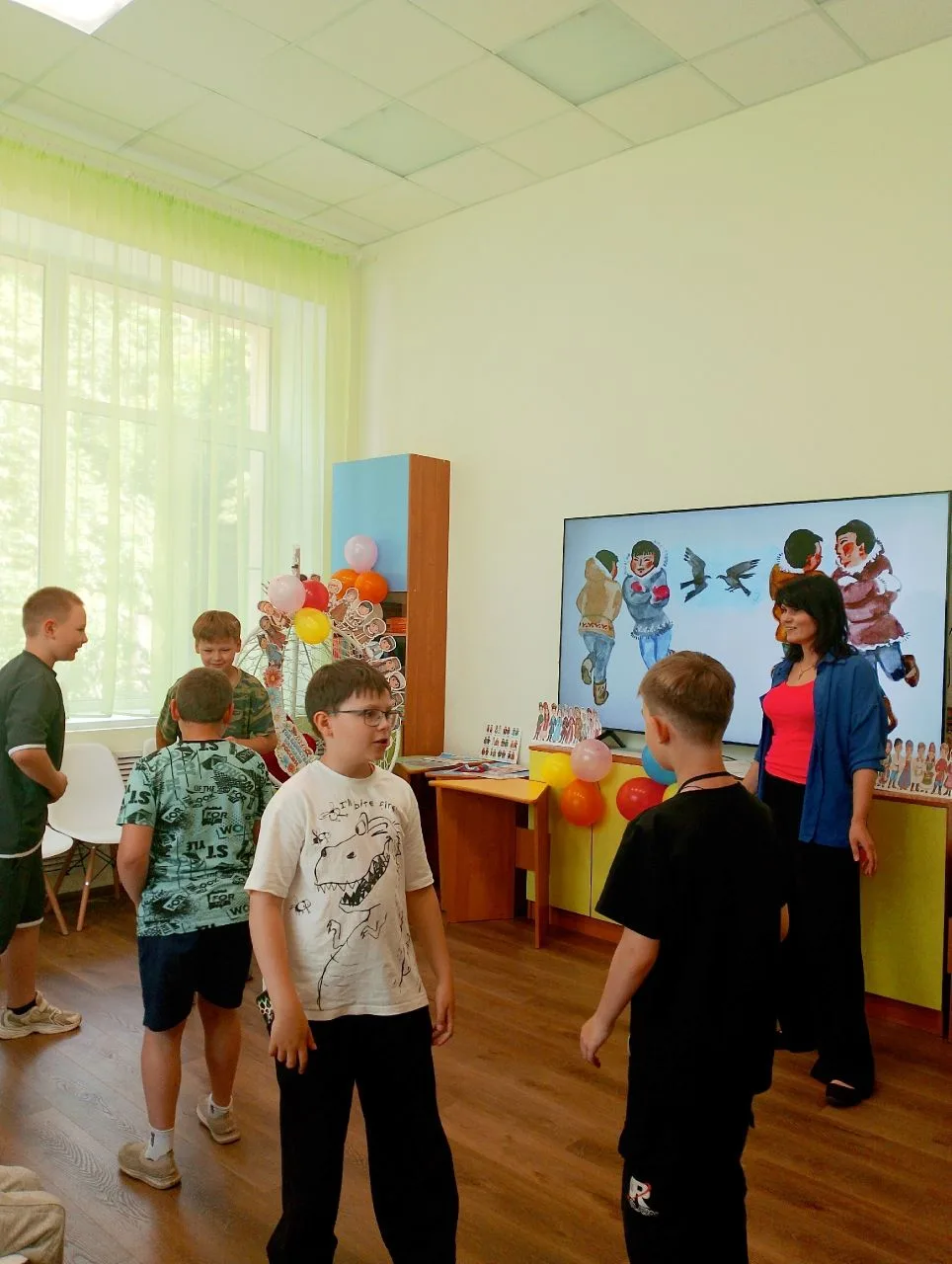 #Центральная_городская_детская_библиотека
Сегодня в детской библиотеке ребята из школьного лагеря МА