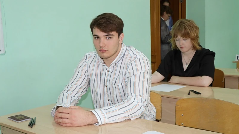 Наши выпускники сдали первый обязательный ЕГЭ – по русскому языку!