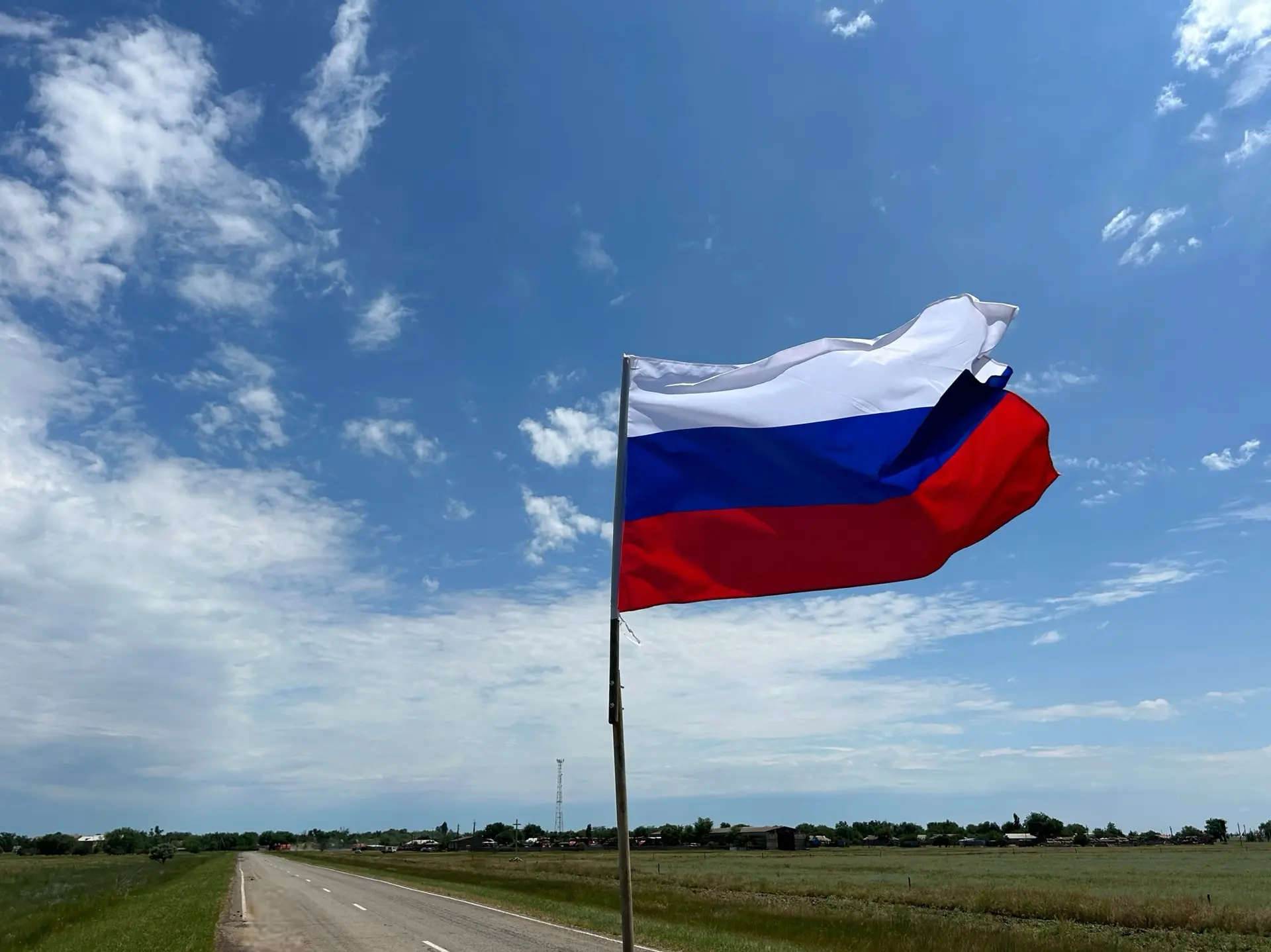 С праздником, страна! 🇷🇺 

#ДеньРоссии #Поэзия #СтихиОПатриотизме #12июня