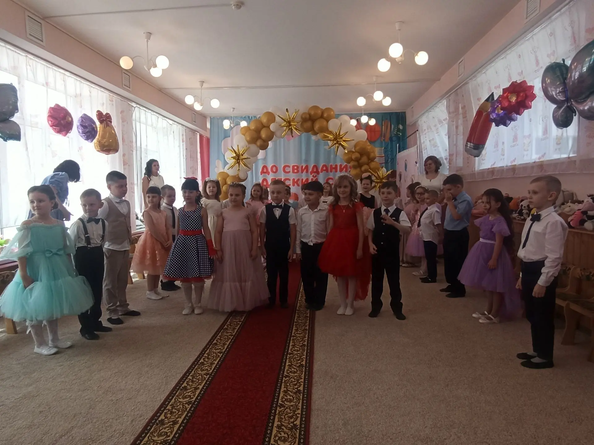 Выпускной в нашем саду — и грусть, и радость! 🎓🐻Прощальный бал в группе "Золотой ключик" пролетел 