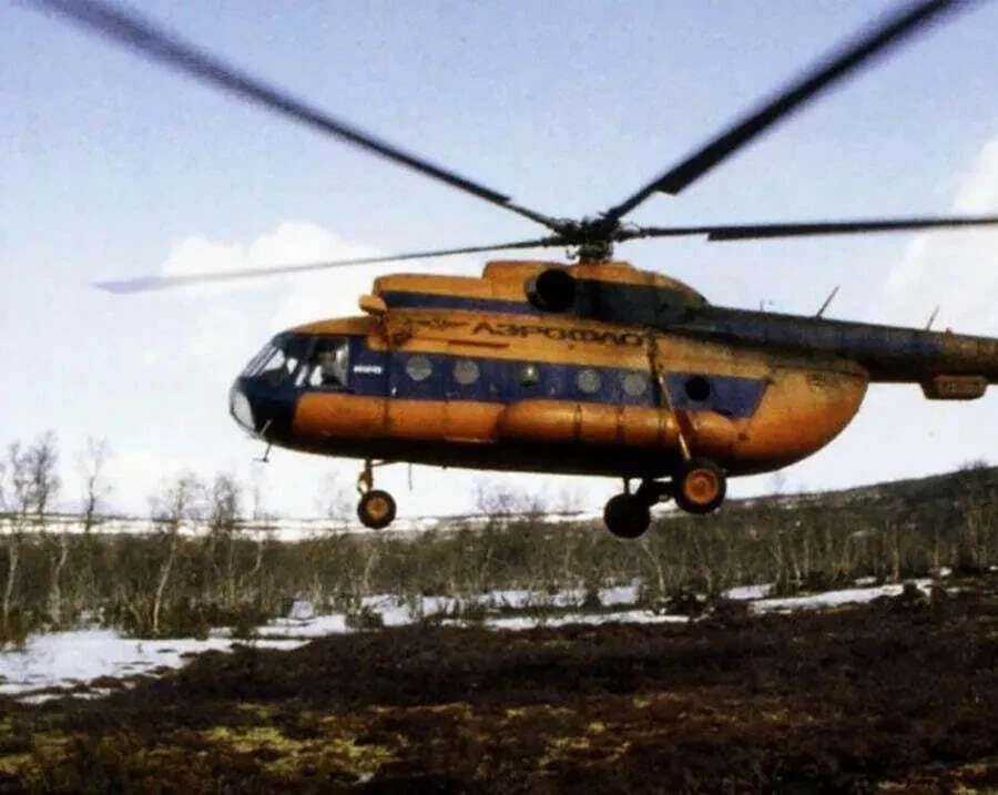 29 июля 1976 года экипаж советского вертолёта Ми-8 с бортовым номером СССР-25883, принадлежавшего Бо