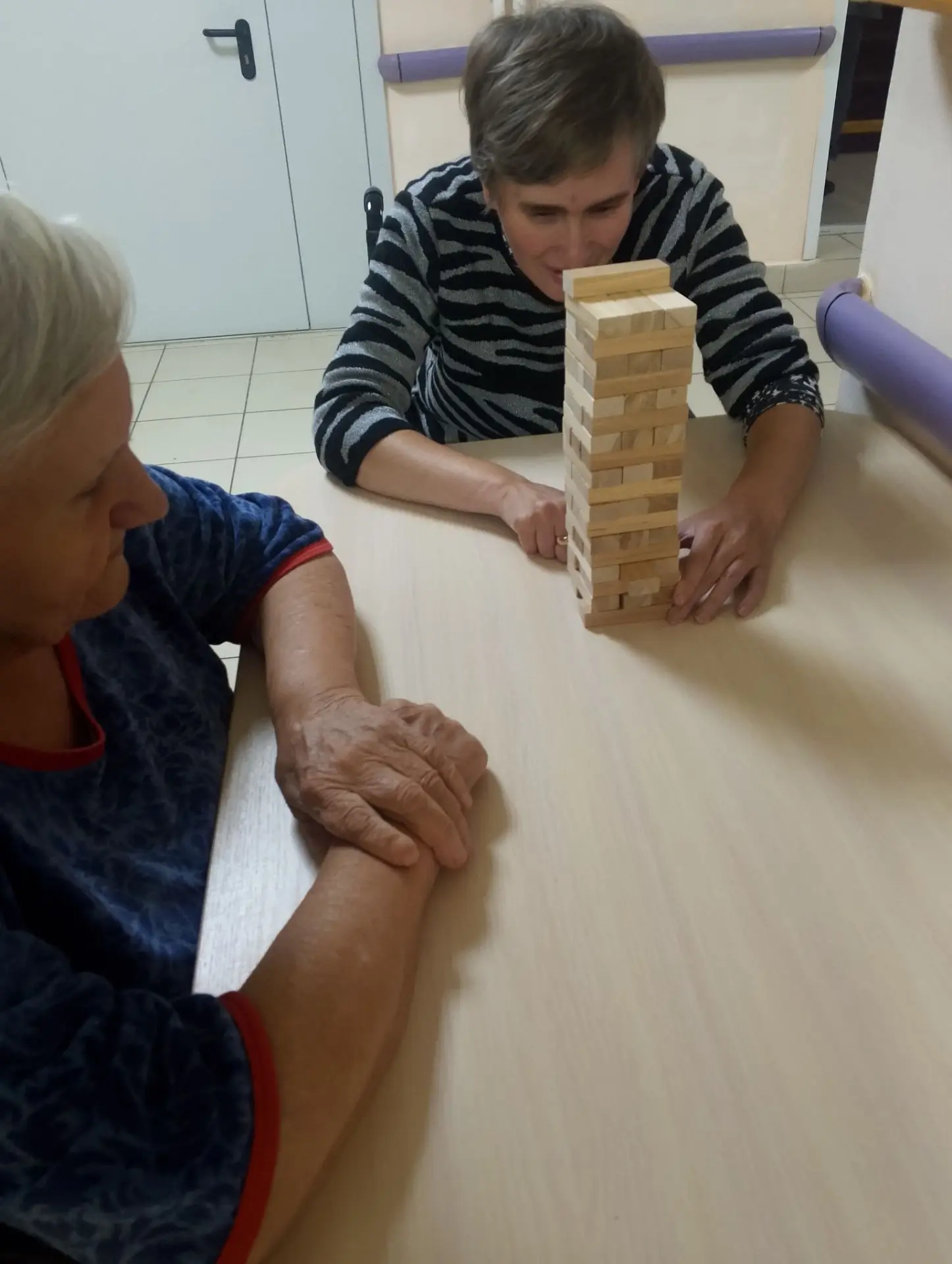 Дженга — тихая терапия для золотого возраста 🧠🤲