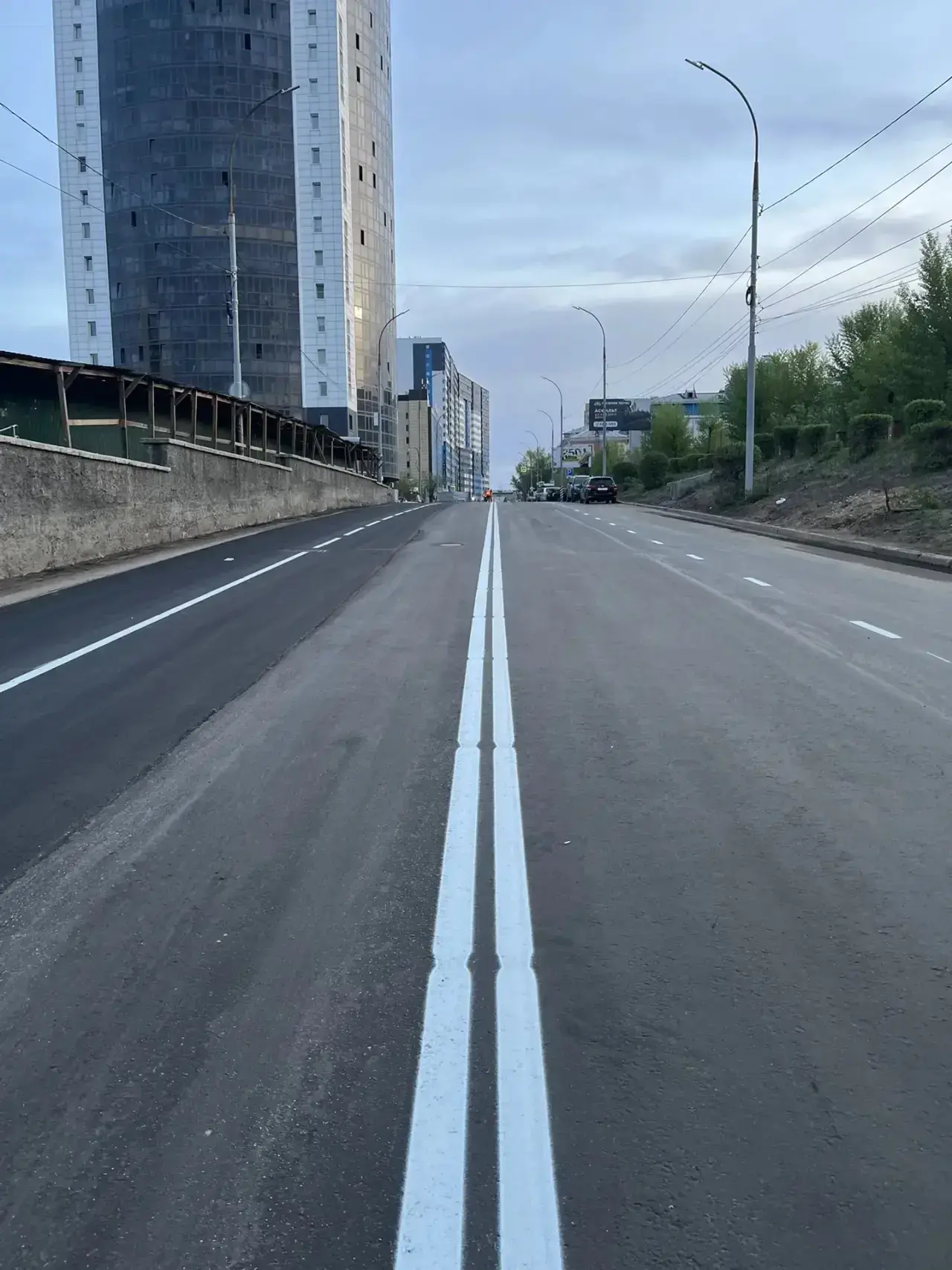 На улице Смолина восстановили дорожную разметку  На центральной улице города только вчера был уложен