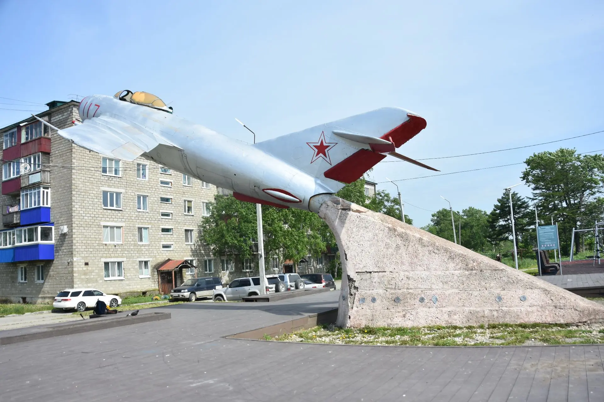 В Соколе проверил исполнение поручений, данных на прошлой встрече с жителями села.

Идёт покос травы