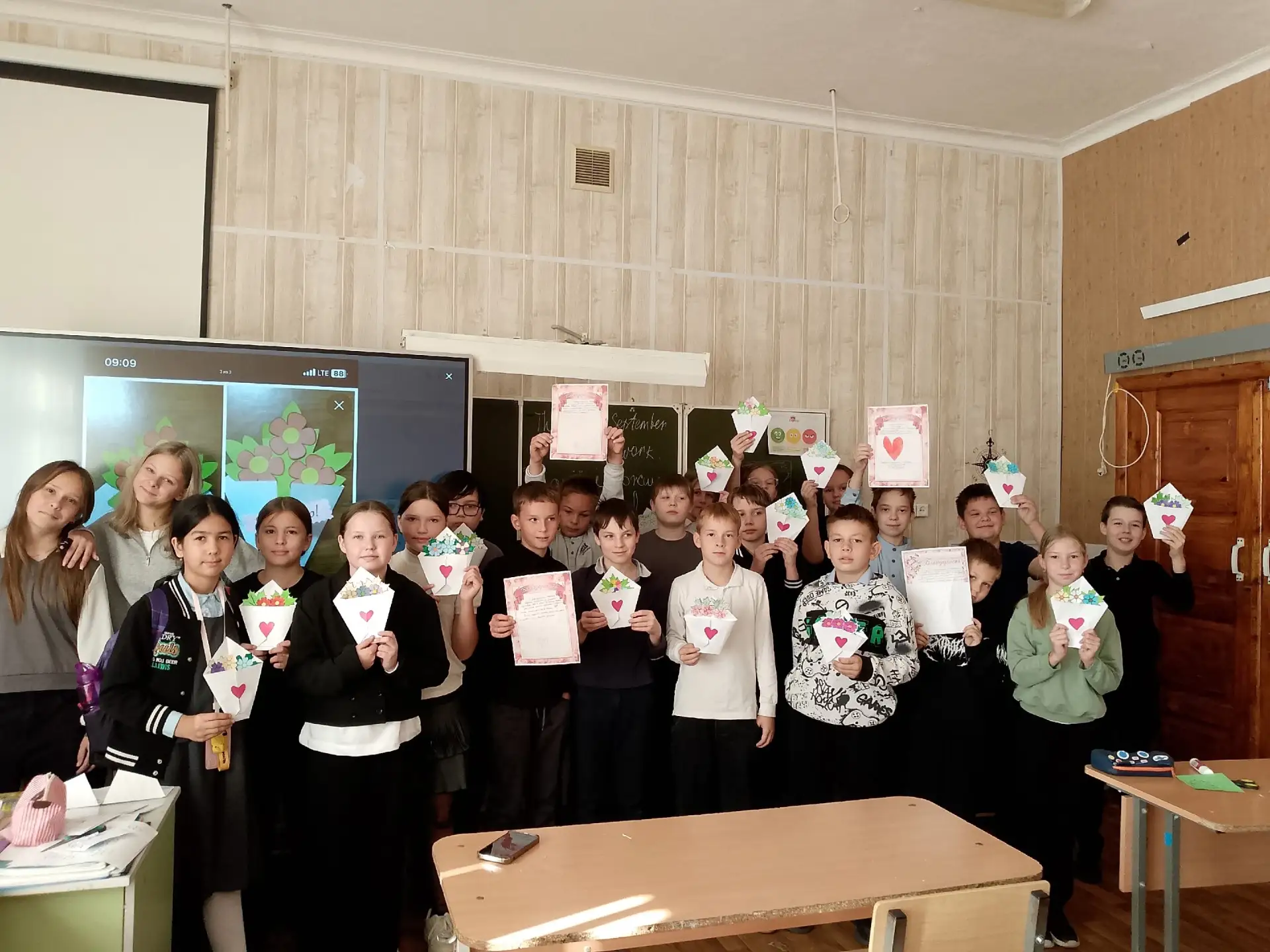 🥰🍁В канун празднования Дня пожилого человека с пятиклассниками провели творческое зан...