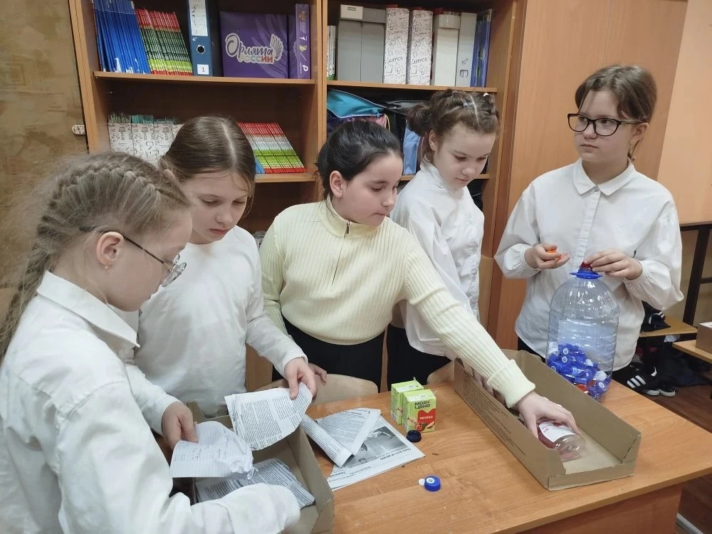 МАЛЕНЬКИЕ ШАГИ К БОЛЬШОЙ ЧИСТОТЕ! 🐜♻️  В нашей школе продолжается проект «Муравьи и раздельный сбор 