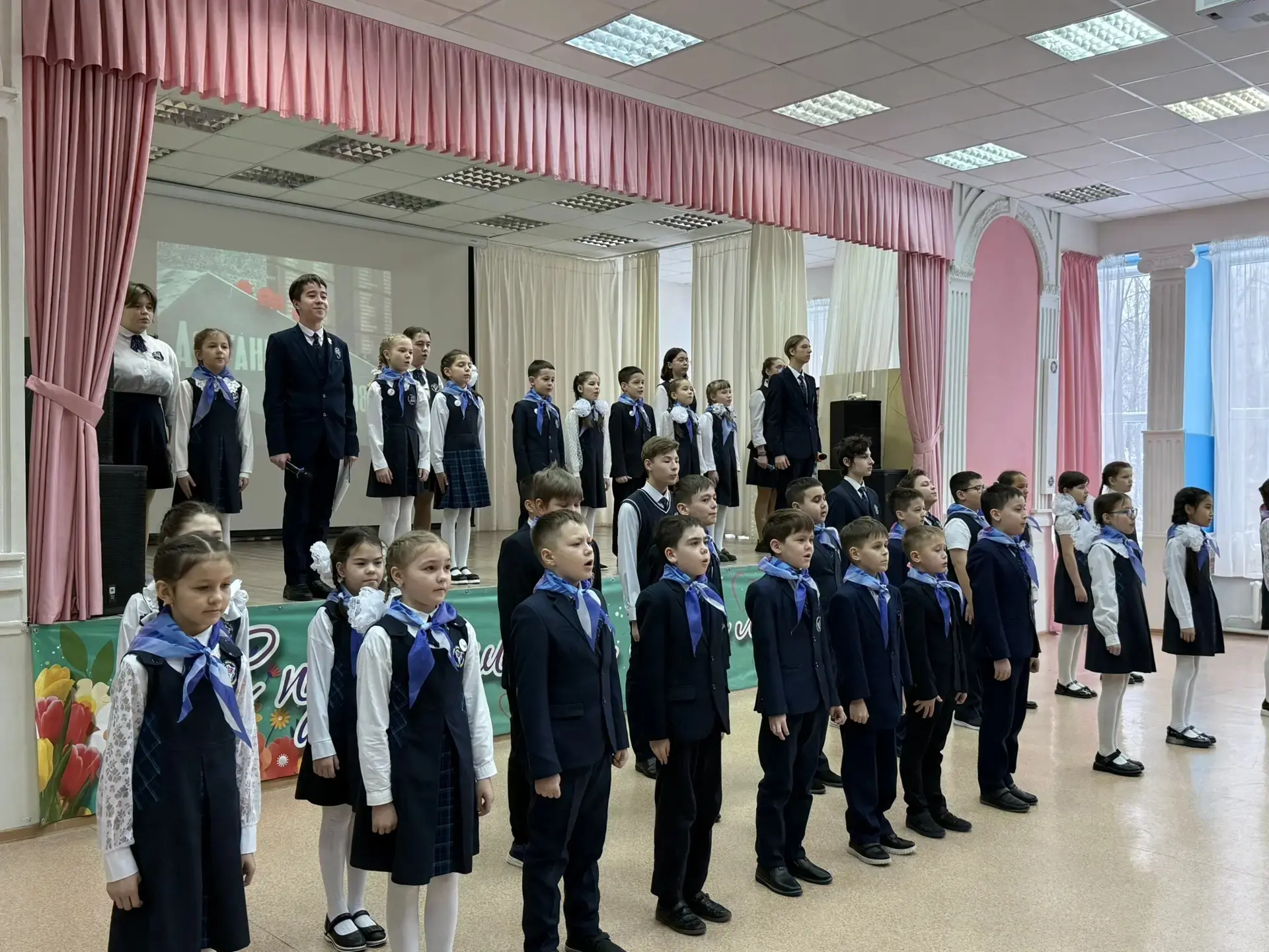 🕯 «Афганистан: память, которой не нужны сроки»  В нашей школе прошёл Урок мужества «Путь домой:возвр