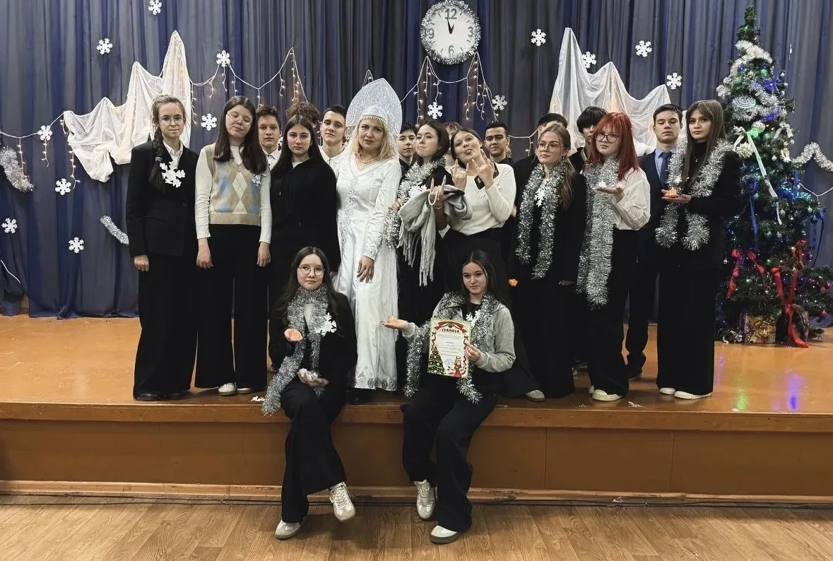 🎄🎄🎄В нашей школе на этой неделе прошли новогодние мероприятия для начальной школы,для 5-11-х классов