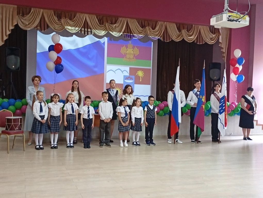 26 мая 2026 года в стенах МОБУ Гимназии №9 имени Н. Островского (1 корпус) прозвучал последний звоно
