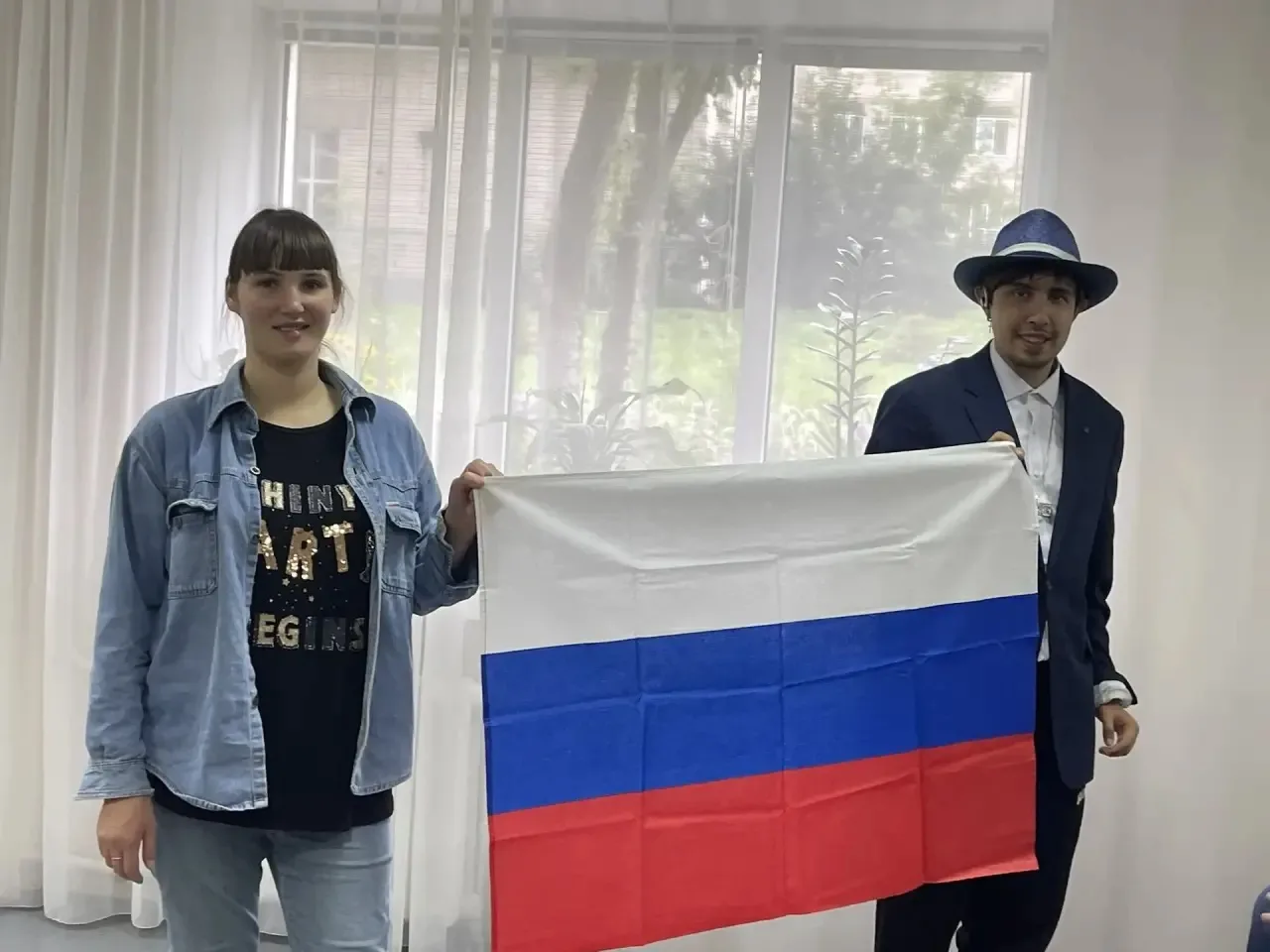 В преддверии Дня флага России для ребят из отделения сопровождаемого проживания провели...
