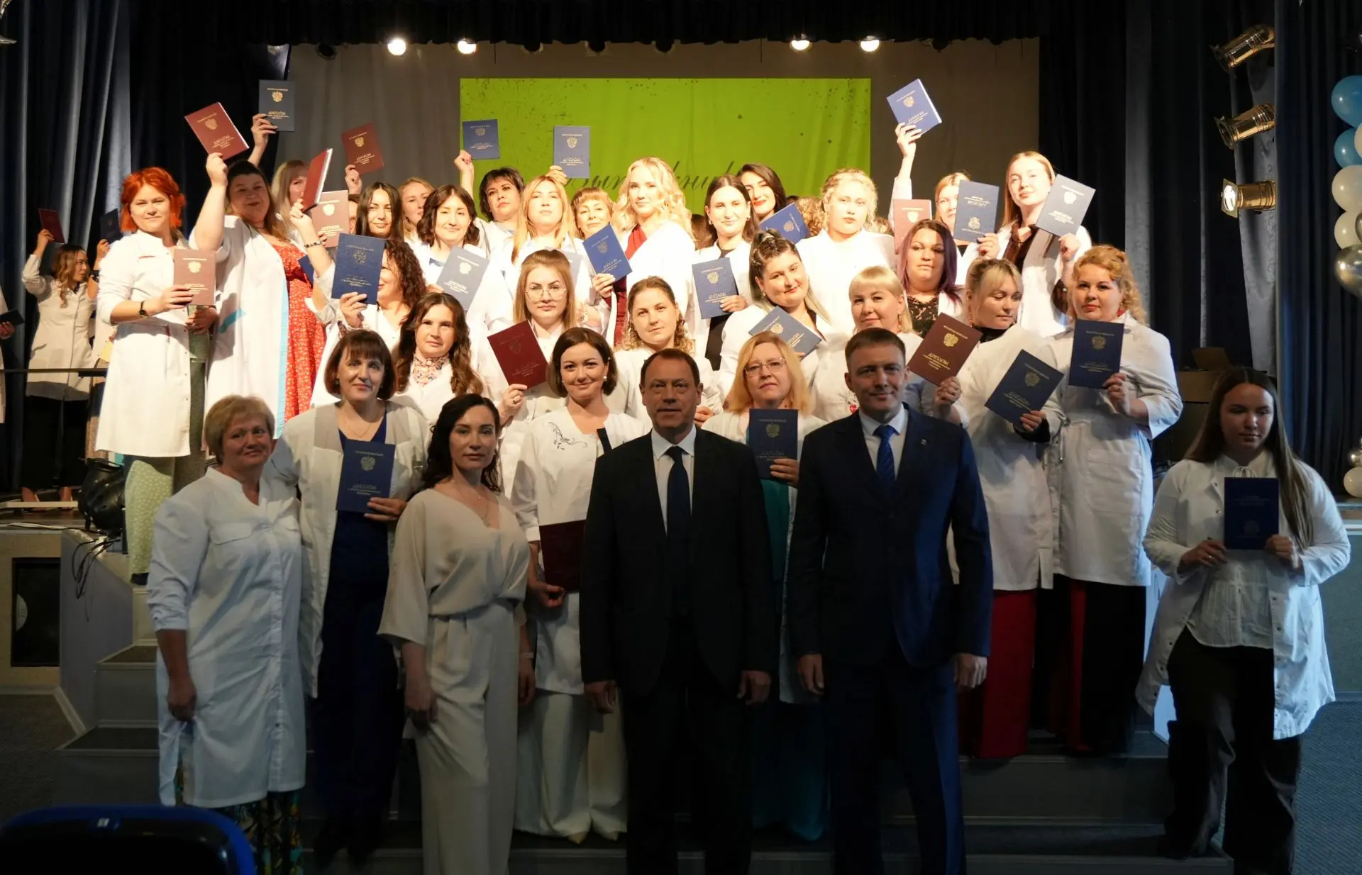🎉Выпускной - 2026!

⚡68 специалистов пополнят ряды среднего медицинского персонала Иркутской област