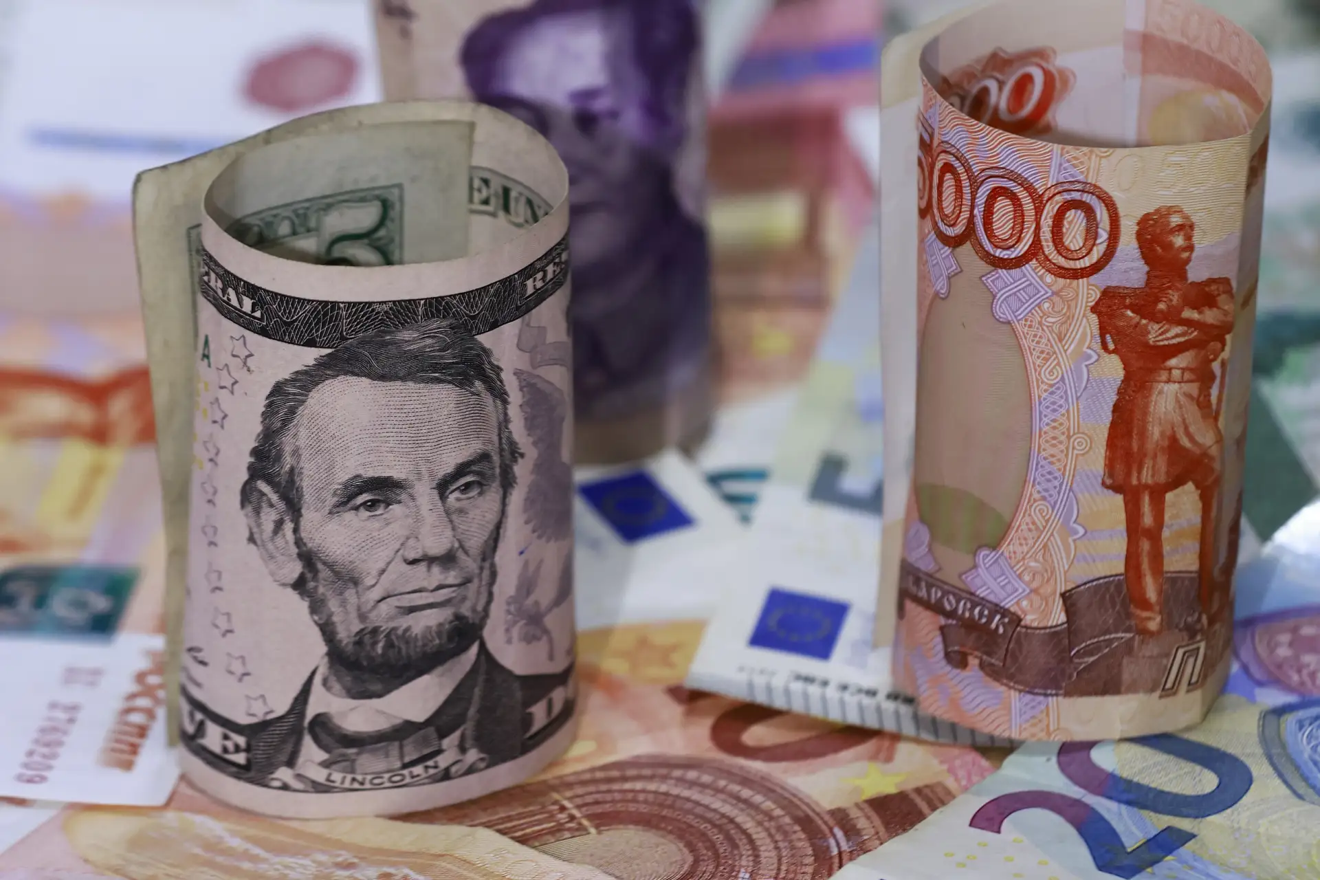 Госдолг России за I полугодие 2026 года увеличился на 6,8%, достигнув 37,5 трлн рублей....