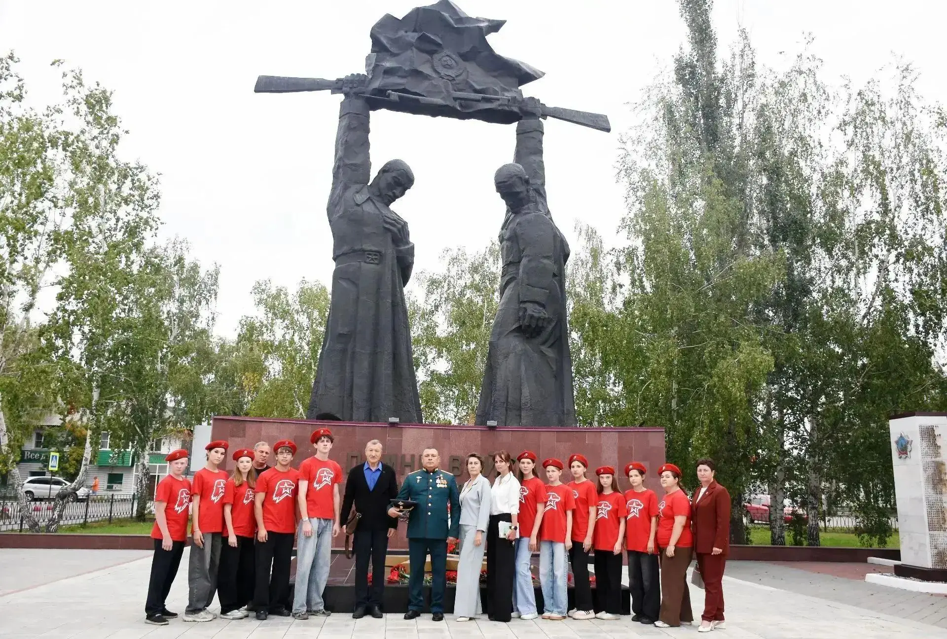 📍24 августа  активисты "Юнармии" МБОУ  СОШ №2 приняли участие в памятном мероприятии, ...