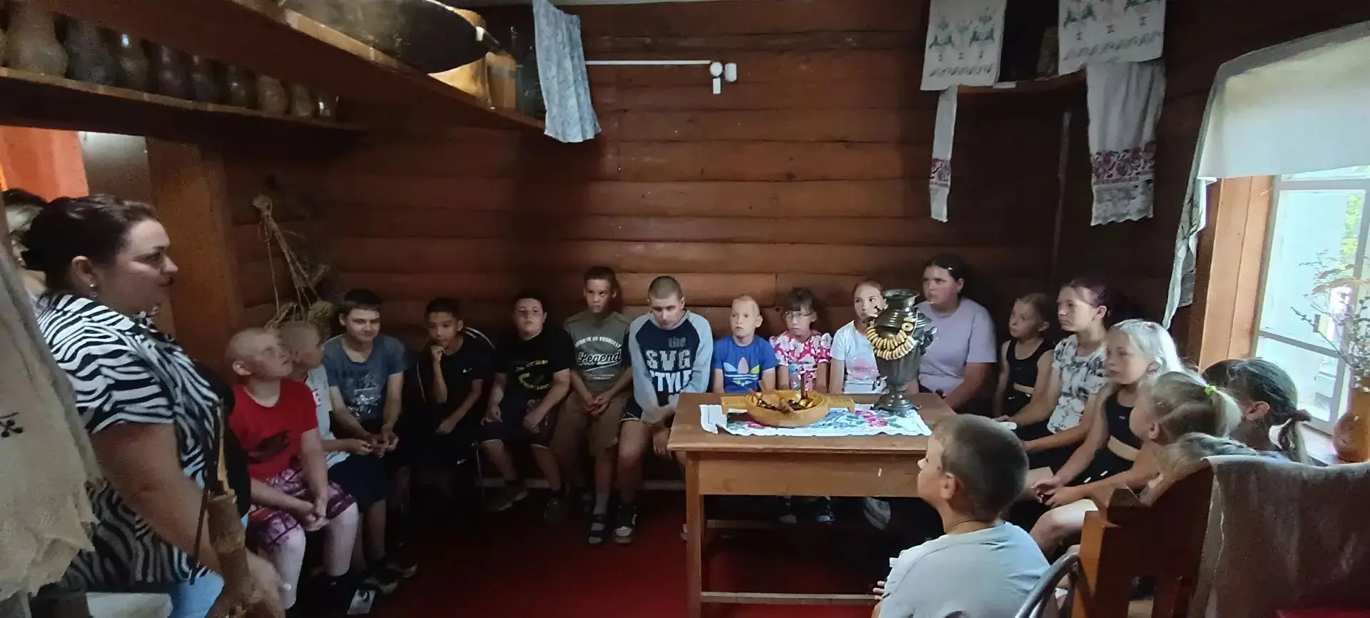 🚌 
Сегодня гостями нашего музея стали юные исследователи из летнего детского лагеря КЦСОН!
💥 Ребят