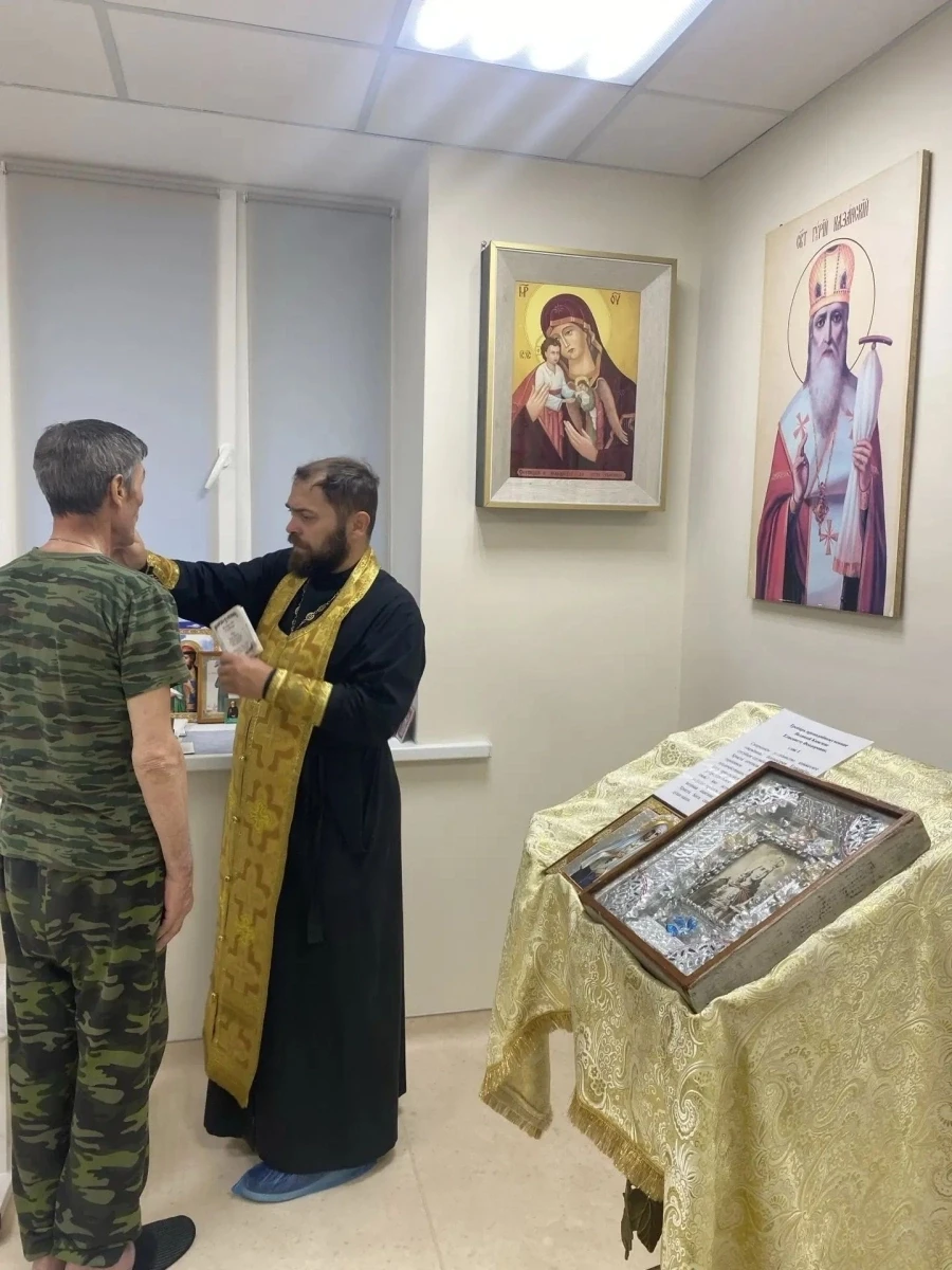 Елабужское благочиние продолжает служение в центральной больнице