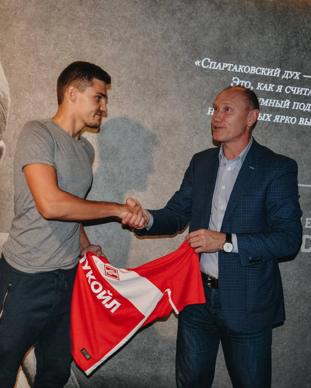 Ровно 10 лет назад  Роман Зобнин подписал контракт со «Спартаком» ✍🏻🔴⚪️

Что было дальше — уже ист