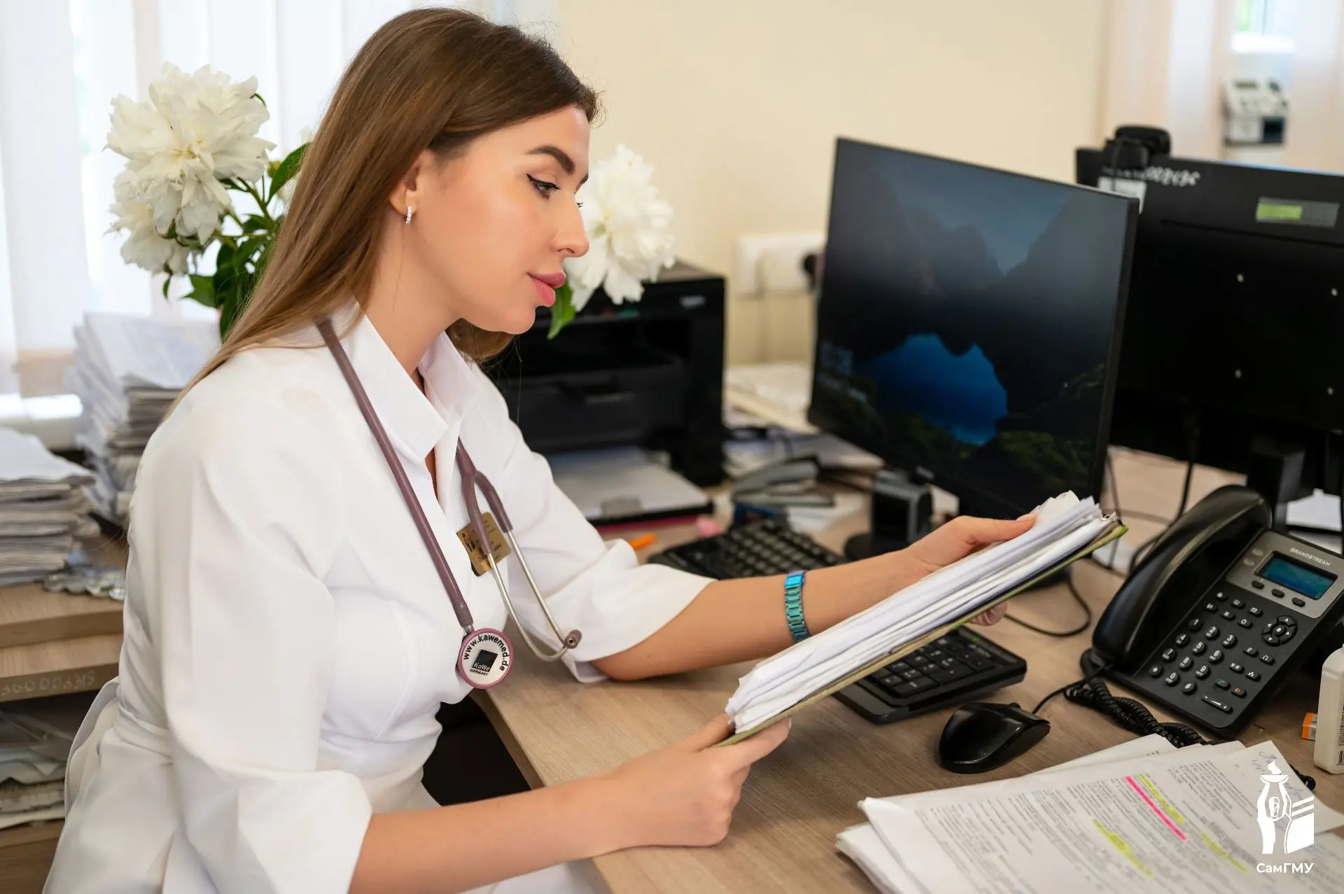 🏥 Врачи Клиник СамГМУ спасли молодую женщину, выявив у нее редкое осложнение аутоиммунного заболева