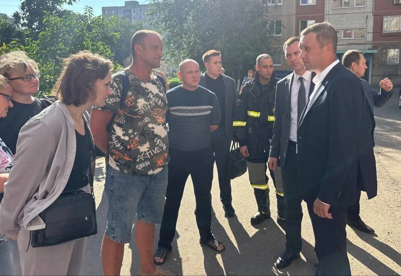 В результате атаки БПЛА в Энгельсе повреждение получил многоквартирный дом. Погибли два человека. Се
