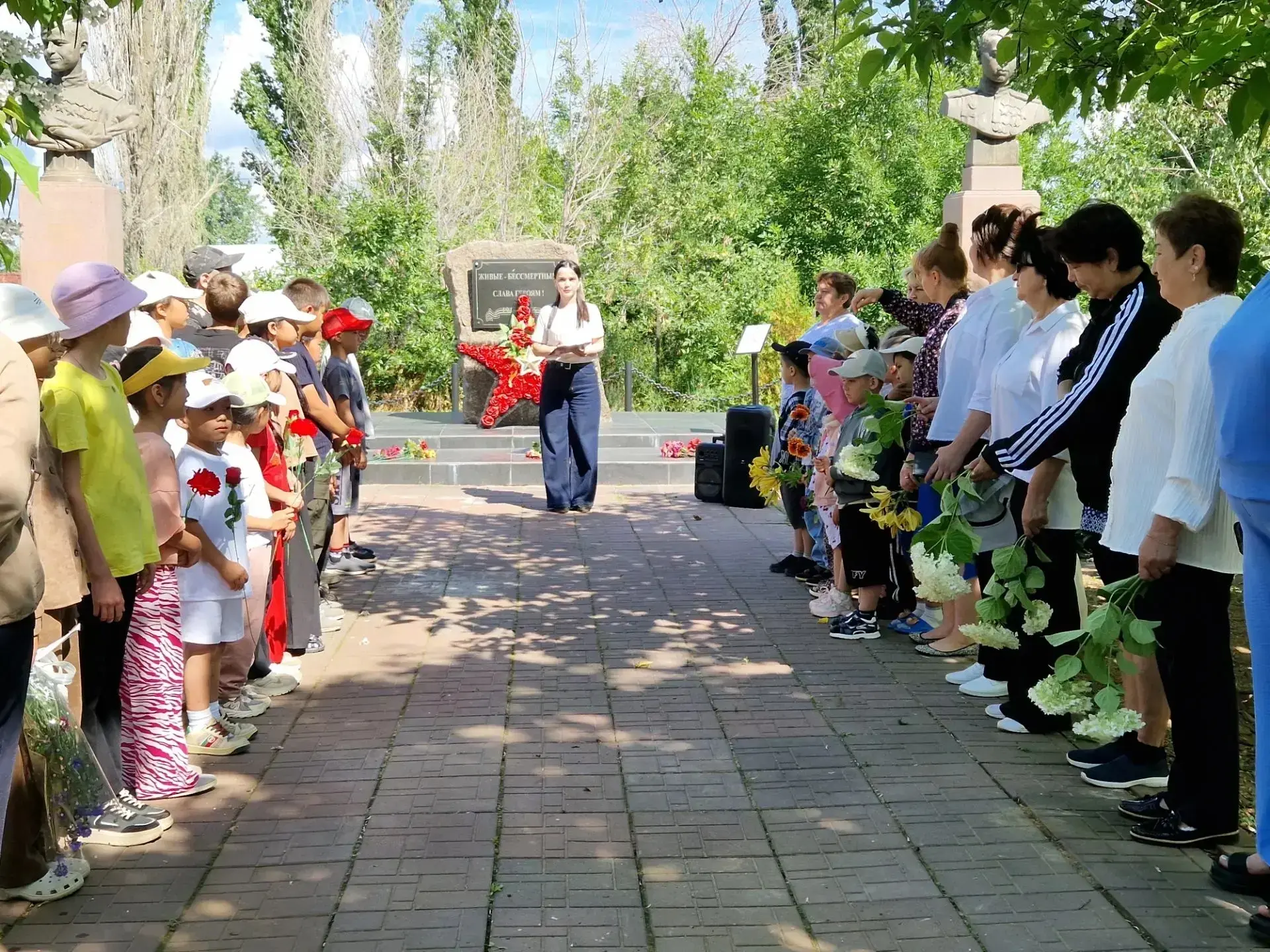 22 июня — День памяти и скорби

Сегодня, 22 июня, во всех муниципальных образованиях Ровенского райо