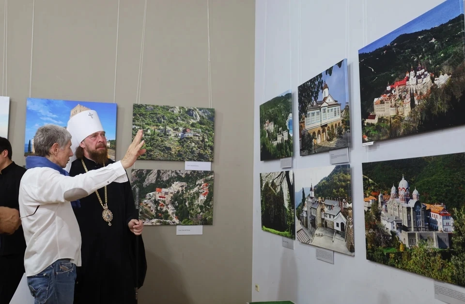 📸 Уникальная фотовыставка «Наш Афон» в Челябинске

В объективе Костаса Асимиса — обители, пещерные 