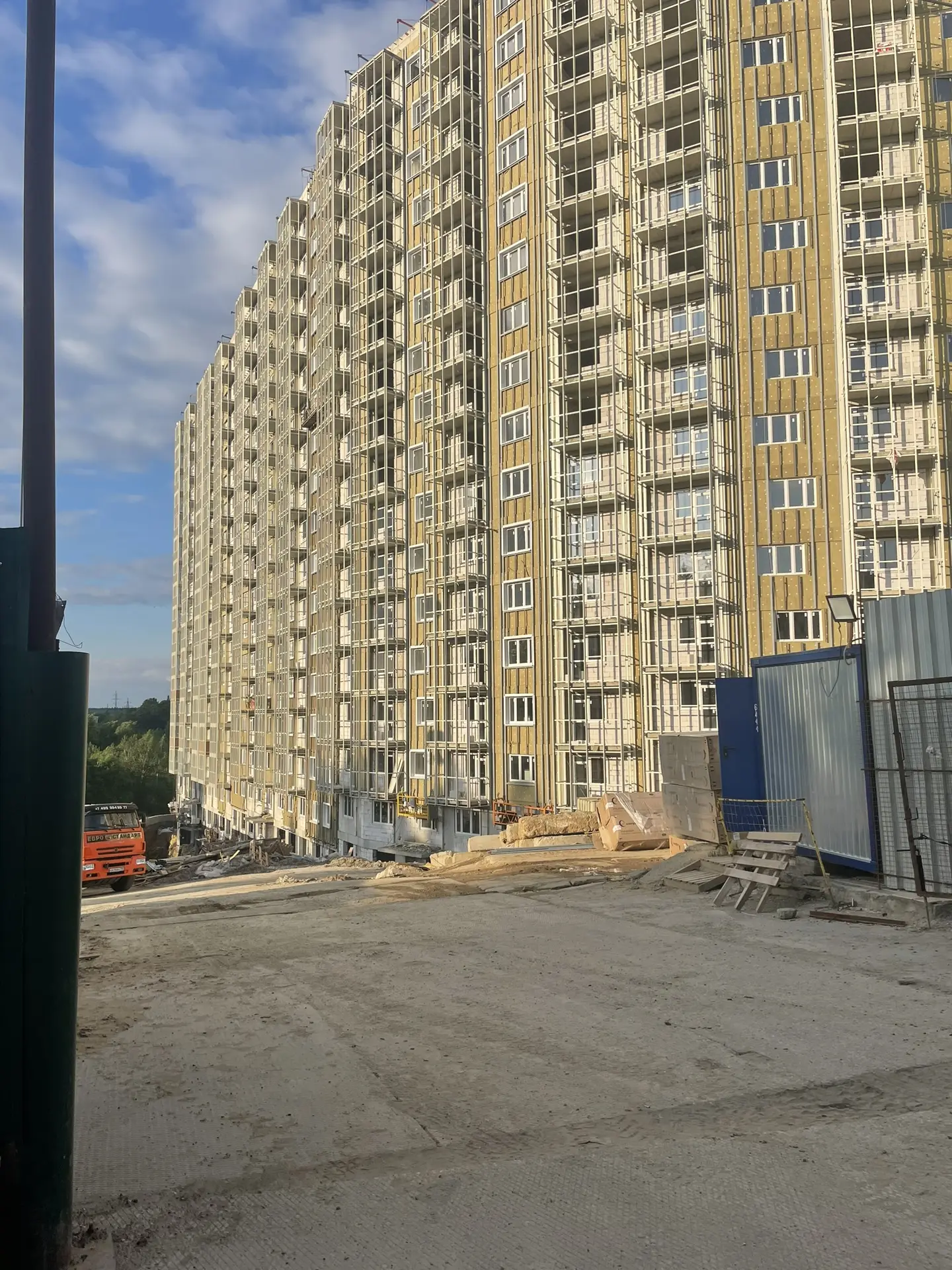 Конституционный суд запретил взимать налоги при продаже жилья после вынужденного переезда

Конституц