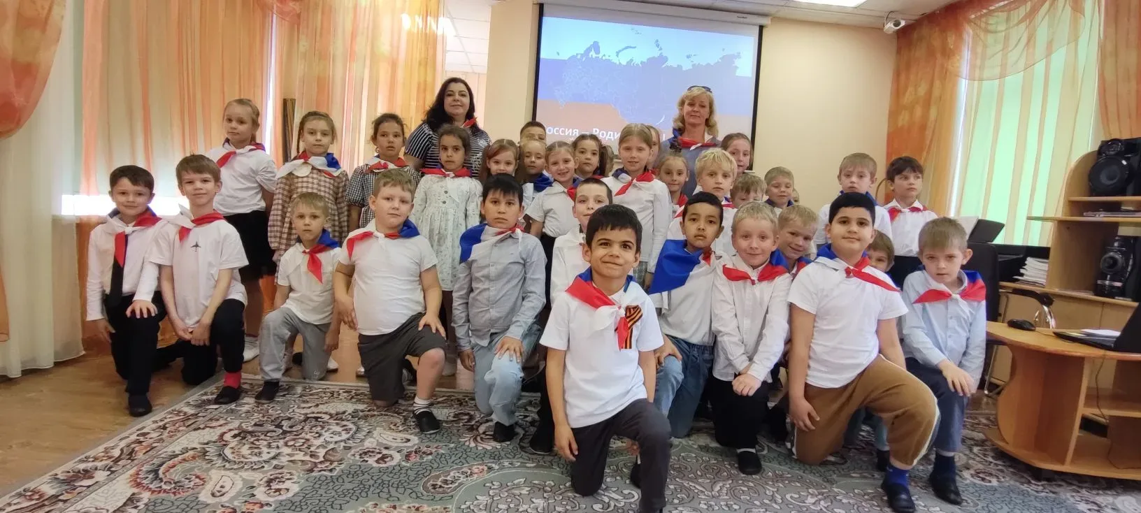 День России! Это совсем «молодой», но важный праздник. Накануне этого события для детей старшего дош