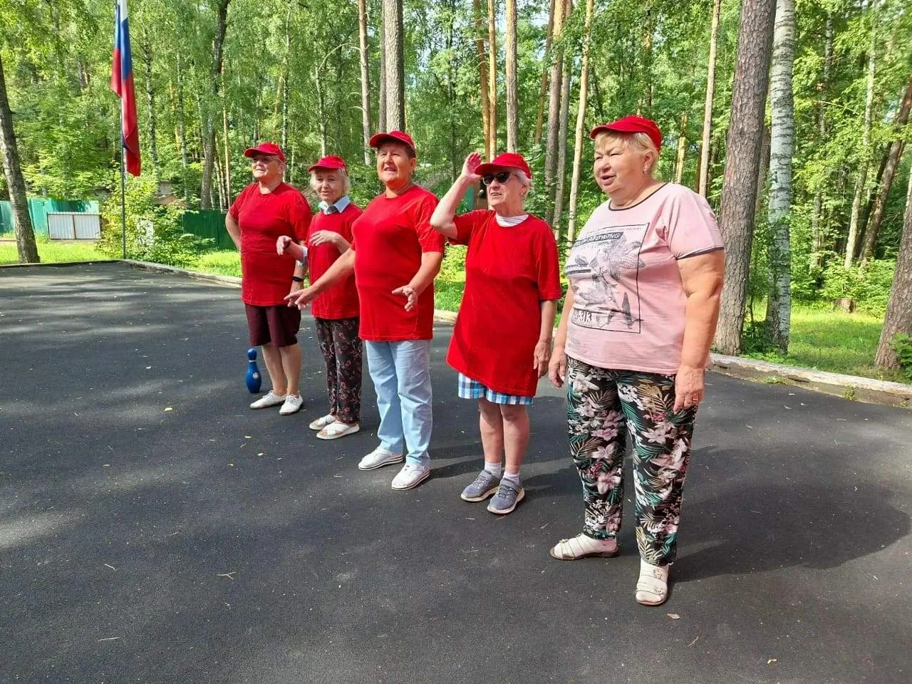 В нашем пансионате прошёл яркий спортивный праздник «Нам года — не беда». И название по...