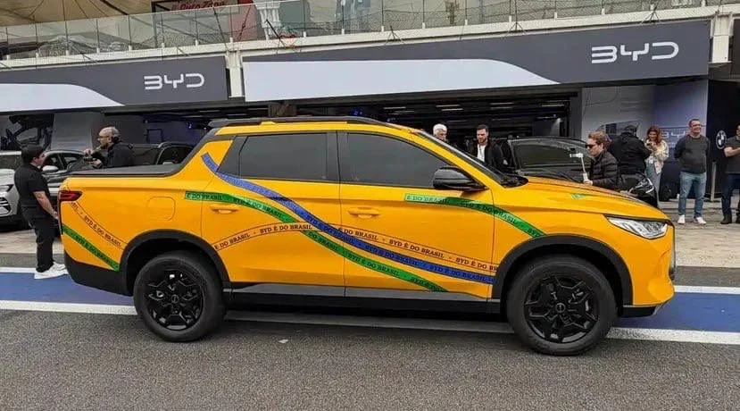 🛻 BYD представил компактный пикап Mako без рамной конструкции.