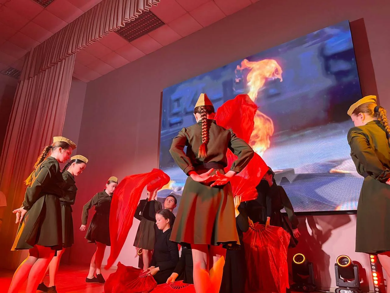 🎉 Сегодня в нашей школе прошёл замечательный праздничный концерт, посвящённый Дню Победы! 🇷🇺✨   🎥 По