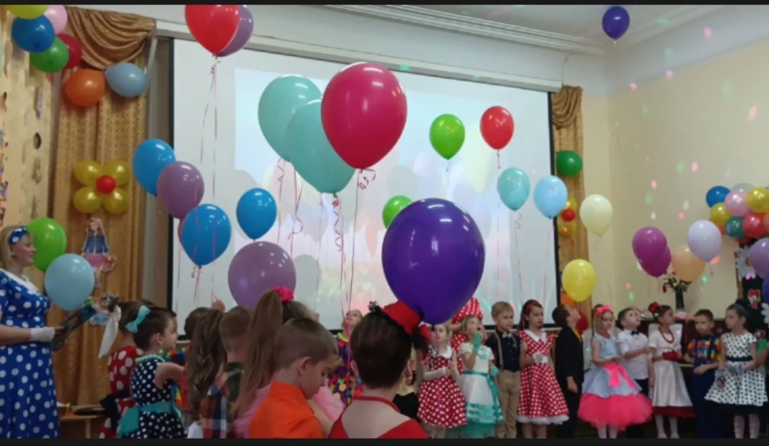 🌸🌸🌸🌸🌸
В этот первый день лета, День защиты детей, мы  желаем, чтобы дети на всей Земле видели с