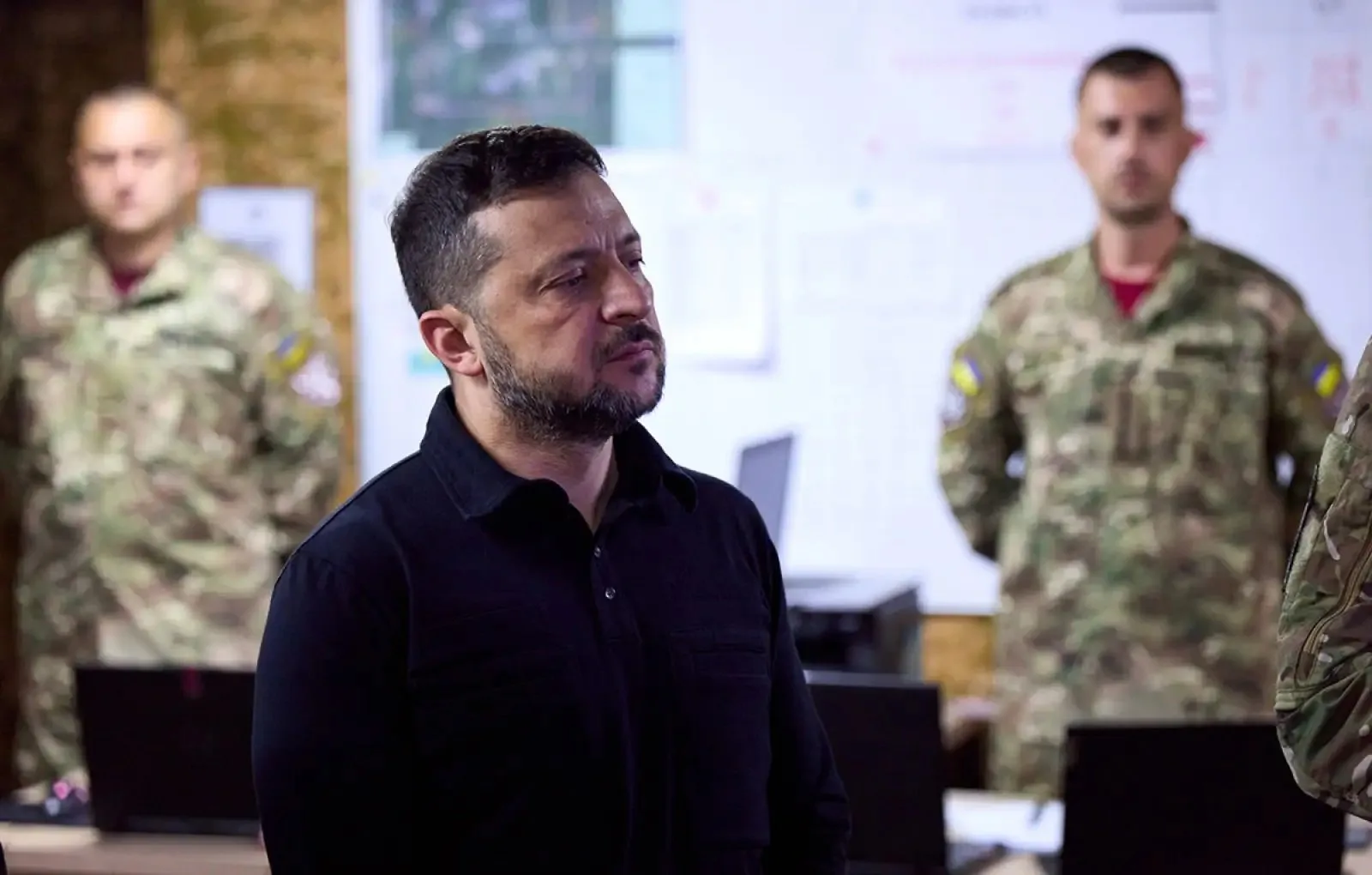 Владимир Зеленский, согласно информации, полученной от источников в Херсоне, планирует ...