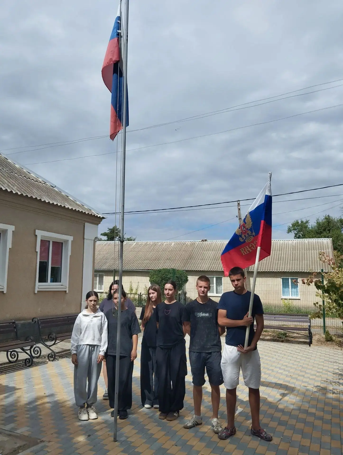 В Центре туризма состоялось мероприятие, посвященное Дню флага России. Ребята познакоми...