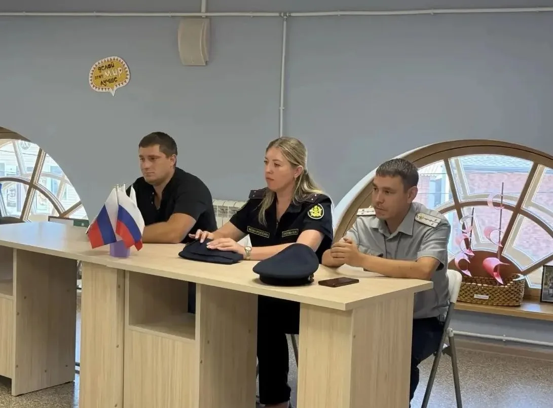 Сотрудники ИК-5 провели профориентационную встречу с учащимися г. Константиновска в кул...