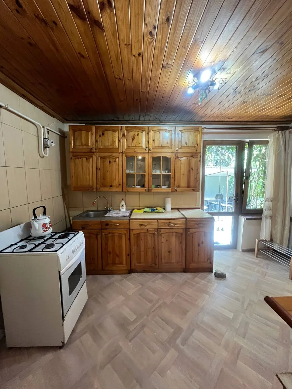 #ЯЛТА ул. Загородная 2  Сдаётся уютный двухкомнатный дом у моря!  Идеальный вариант для отдыха с сем