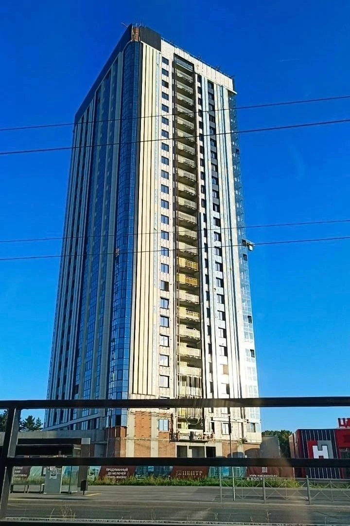 Одна из самых высоких многоэтажек Кемерова почти достроена. Это первый дом в зоне ренов...