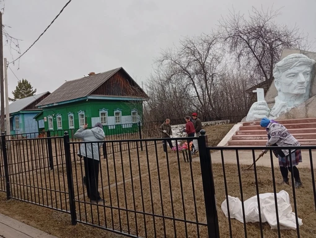 В преддверии празднования 81-й годовщины Великой Победы, работники МКОУ Амурской ООШ и ...