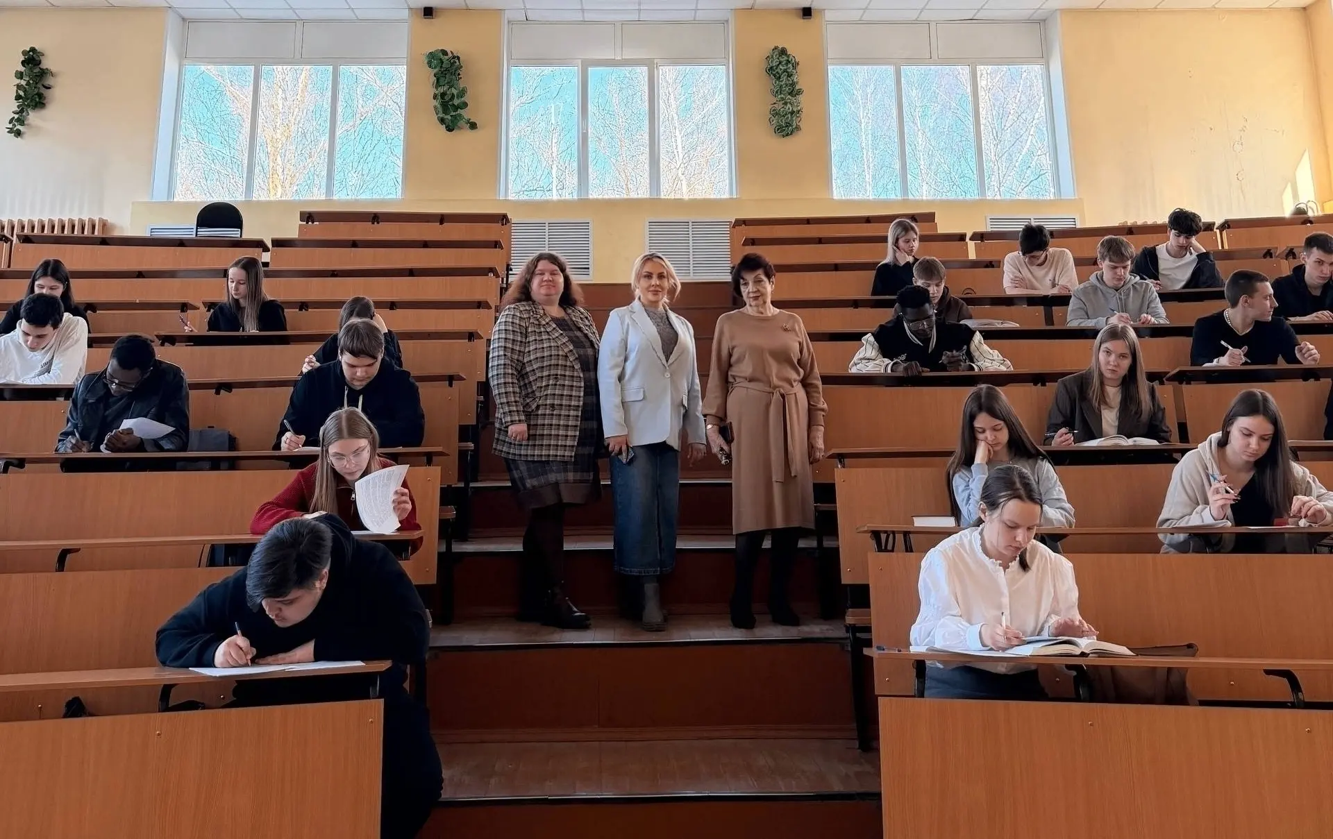 На базе кафедры русского и иностранных языков БГИТУ состоялась региональная Олимпиада по иностранным