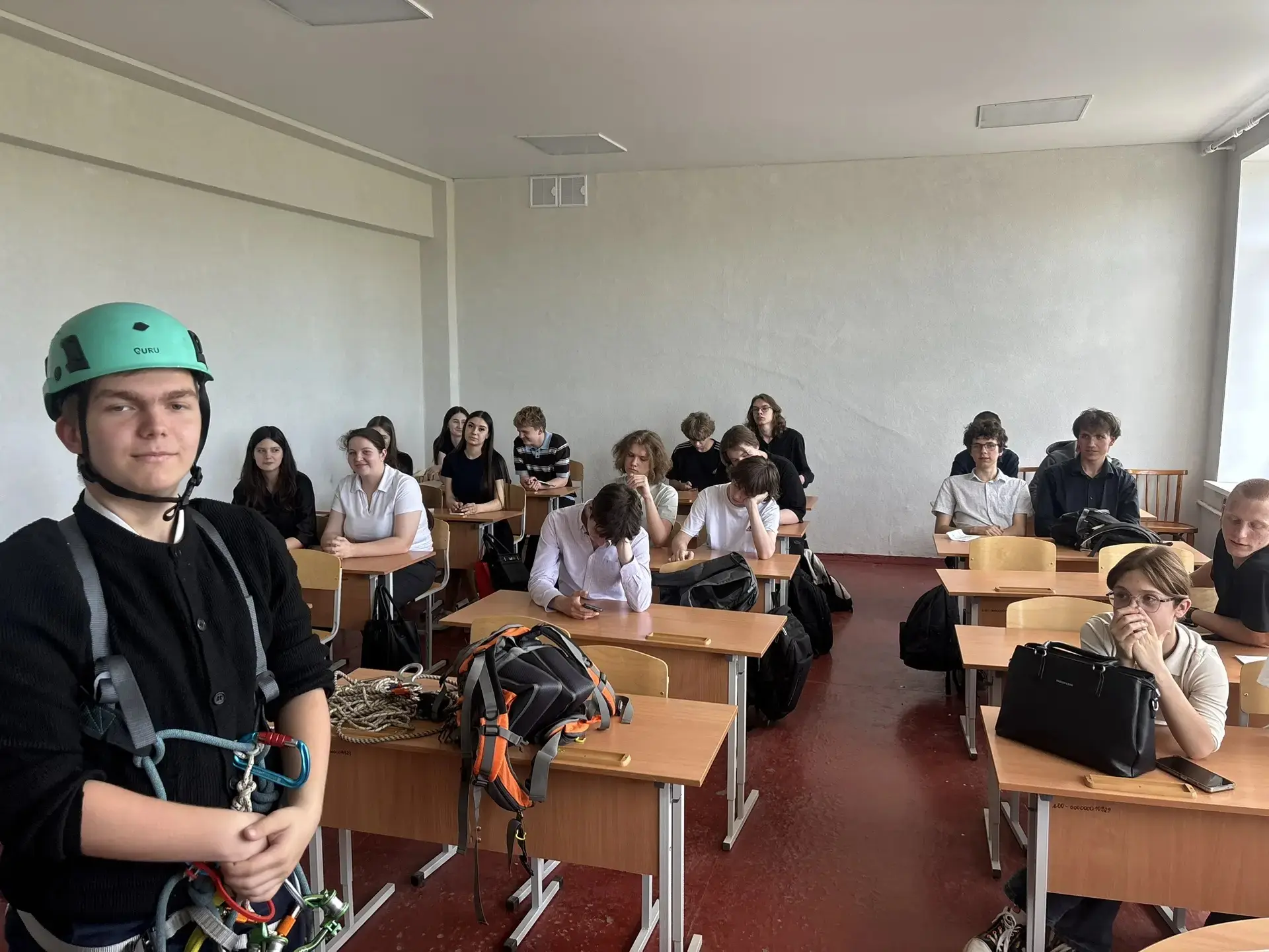 🗓 21 мая в рамках работы Креативных классов для обучающихся ГБОУ «Школа № 42 г. о. Донецка» доцентом