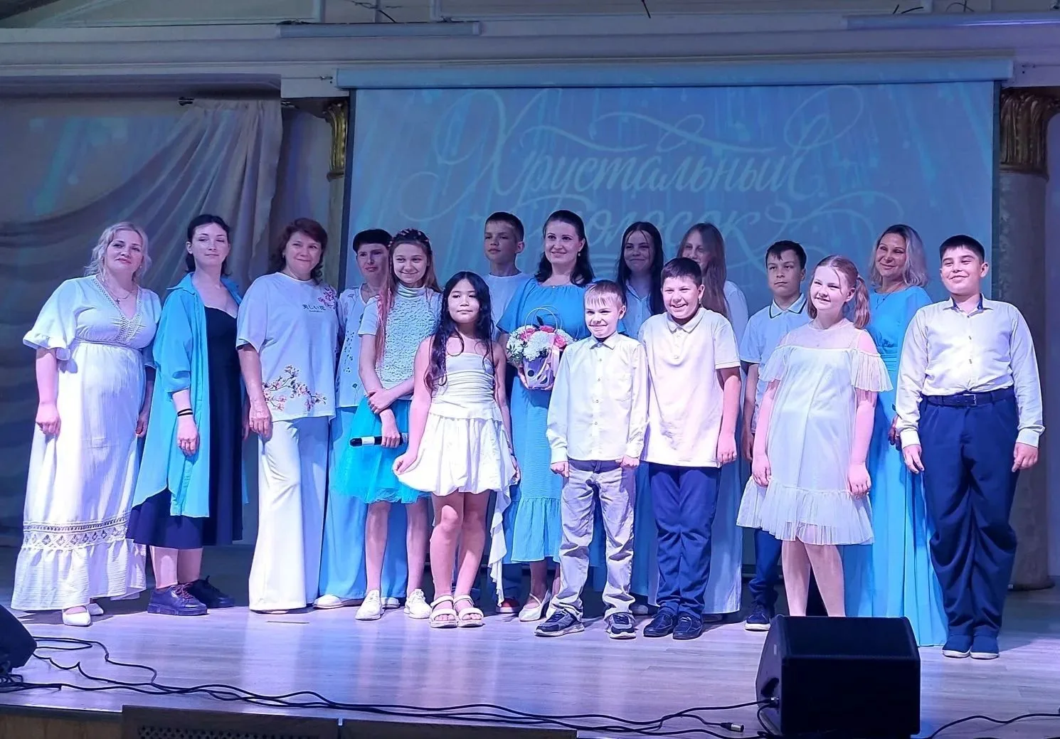🎤 Вокальный коллектив «Хрустальный голосок» выступил с отчётным концертом в ДК «Металлург»  21 мая в