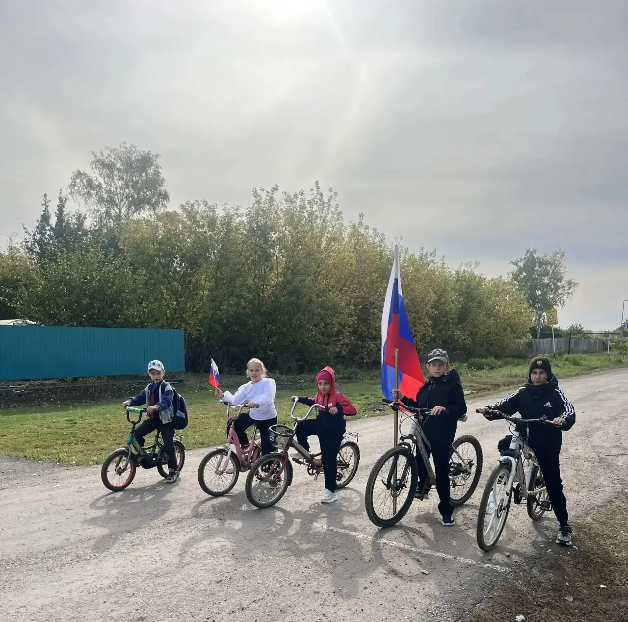 30 сентября — день, который напоминает нам о силе единства. В Хрущевской школе прошли а...