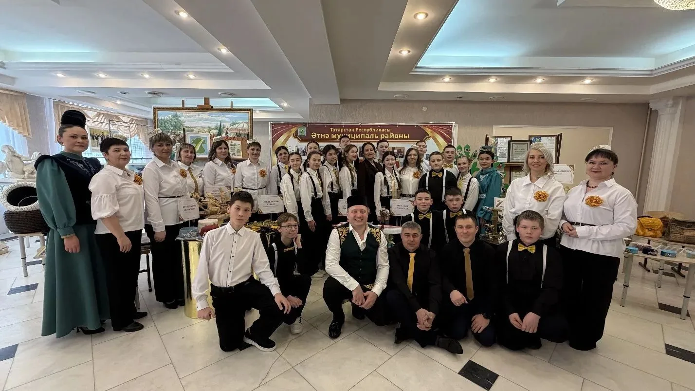 20 февраль көнне Әтнә татар дәүләт драма театры бинасында "Тату сыйныф серләре"ата-анал...
