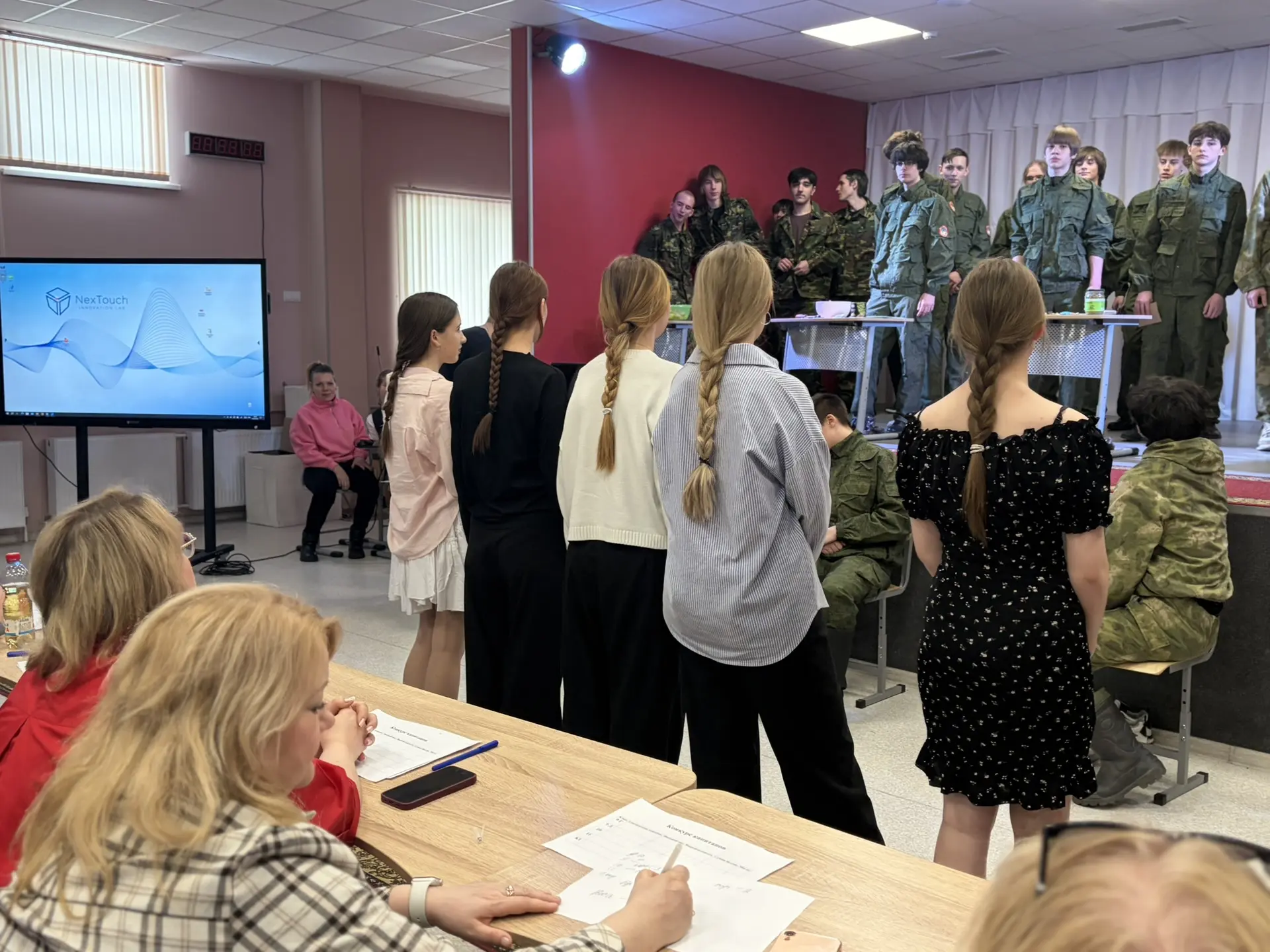 🪖 Конкурс «А ну‑ка, парни!» — готовимся к 23 Февраля! 🪖  В нашем лицее проходит традиционный конкурс