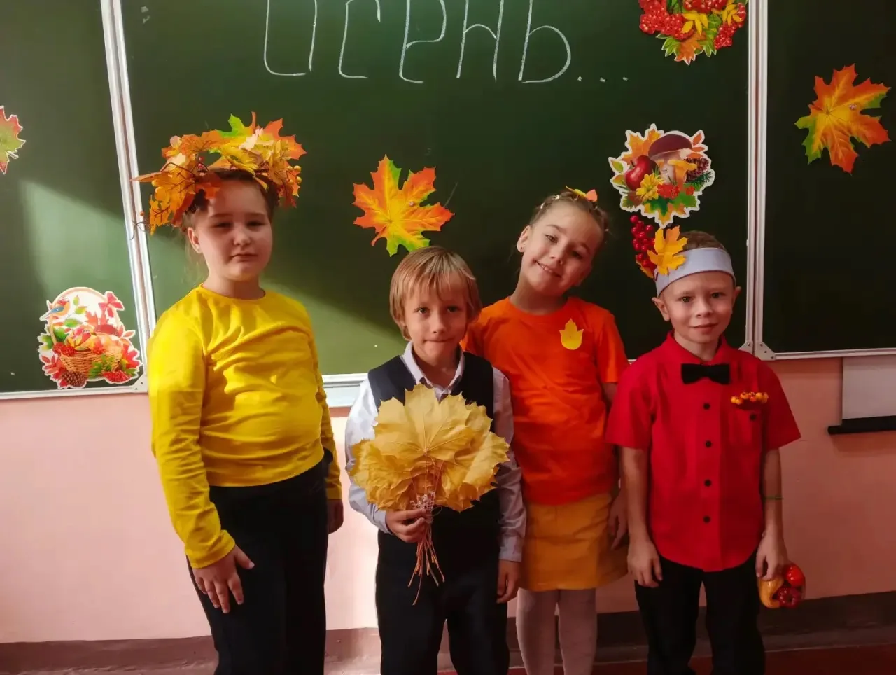 🍁 В нашей школе прошёл традиционный «Праздник Осени» для первоклассников! 🌿