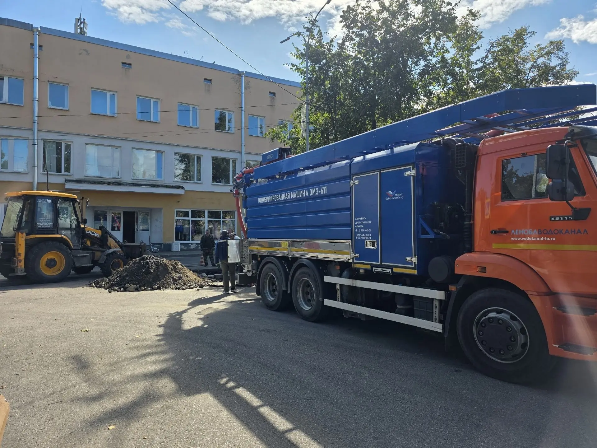 Сентября возле центральной площади Приозерска силами "Водоканала" проводятся работы по ...