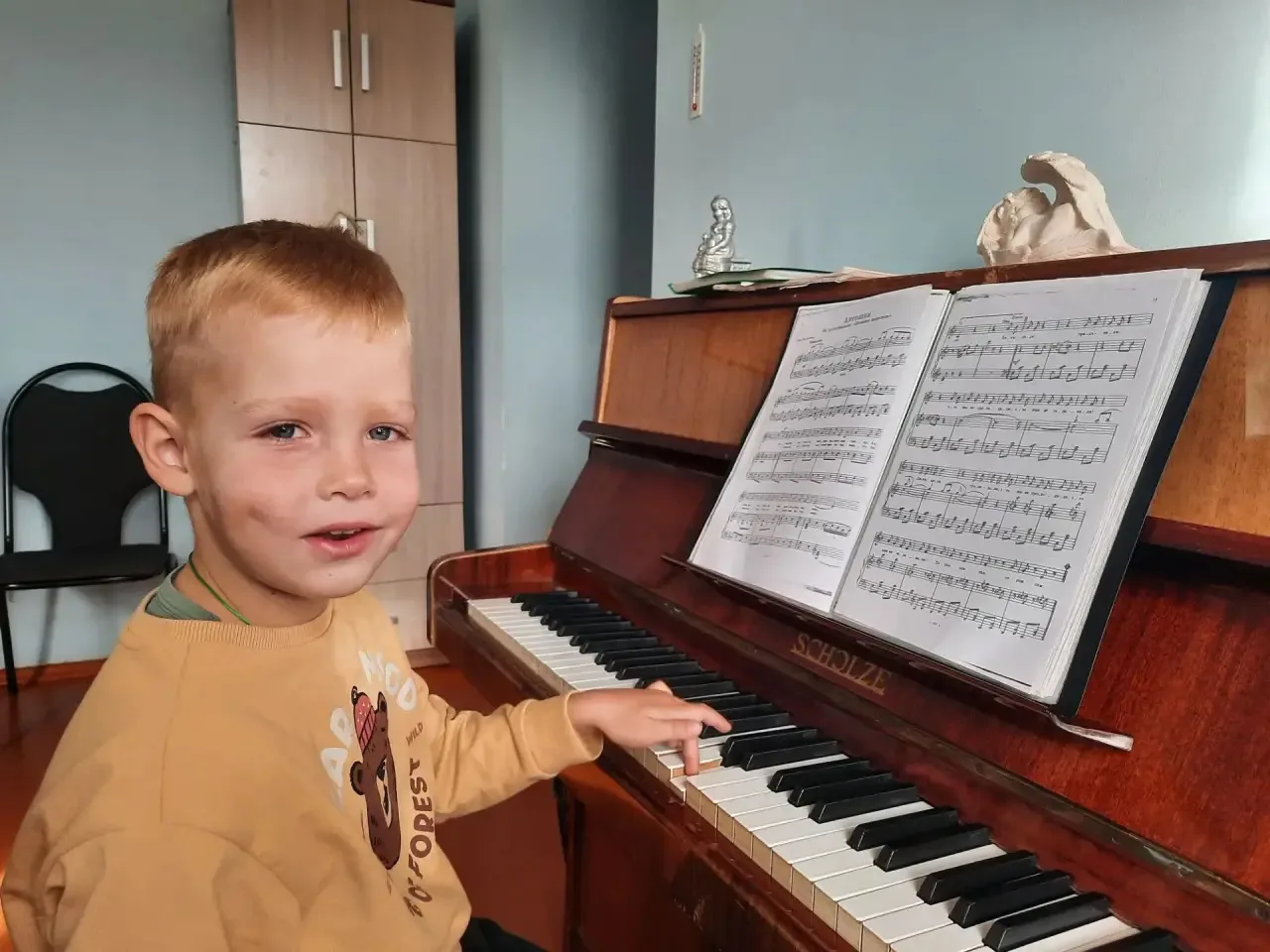 Друзья ! Знакомимся с нашими первоклашками. Еще больше фото в группе ВК: https://vk.ru/...